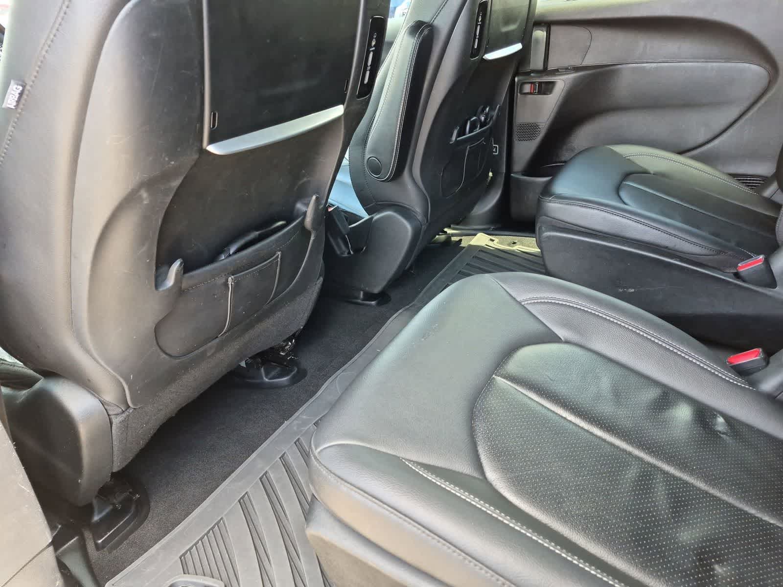Thumbnail: 2021 Chrysler Pacifica - 19