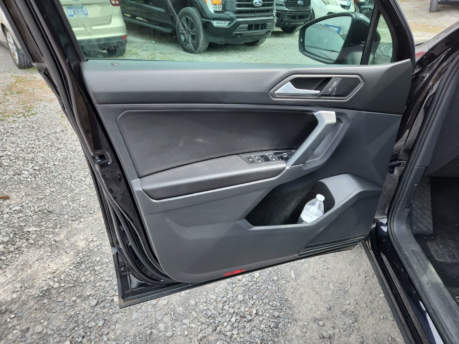 Thumbnail: 2020 Volkswagen Tiguan - 15