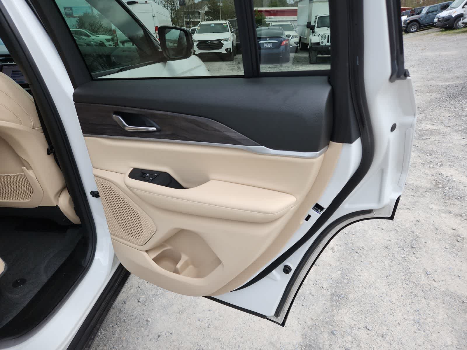 Thumbnail: 2023 Jeep Grand Cherokee - 24