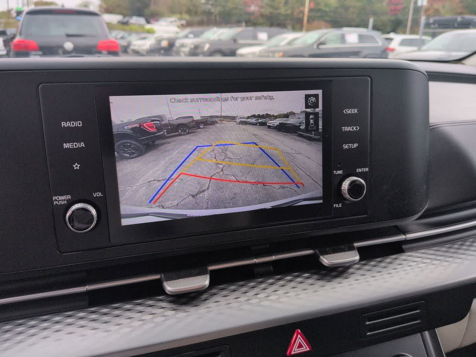 Thumbnail: 2022 Kia Carnival - 28