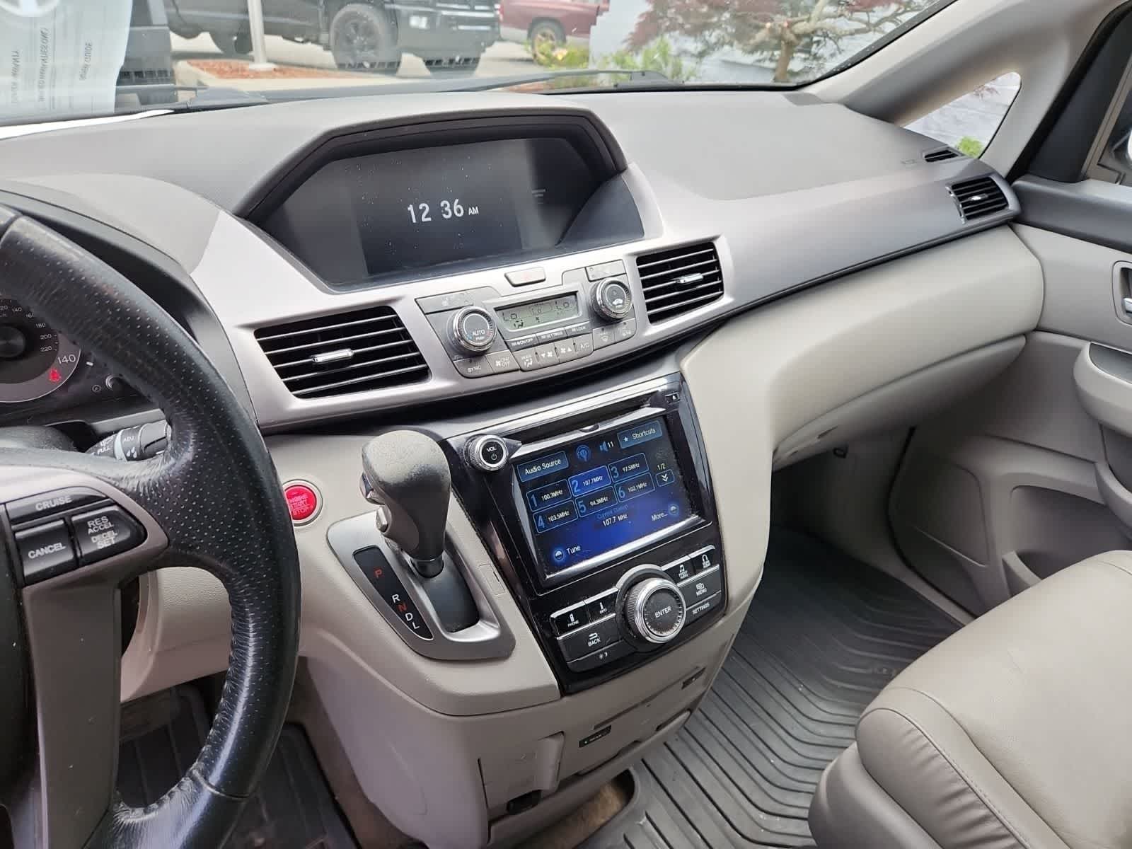 Thumbnail: 2014 Honda Odyssey - 10