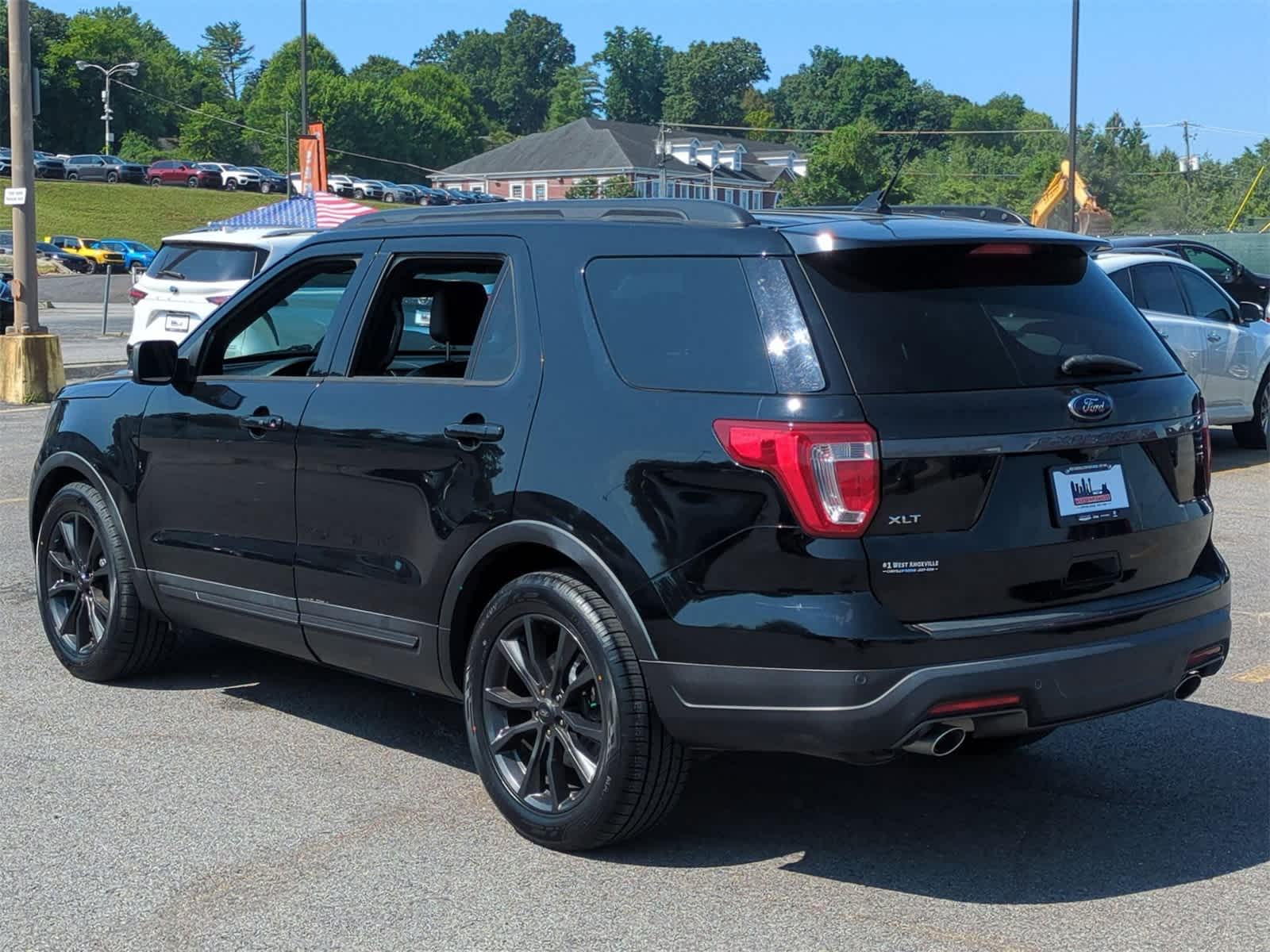 Thumbnail: 2018 Ford Explorer - 6