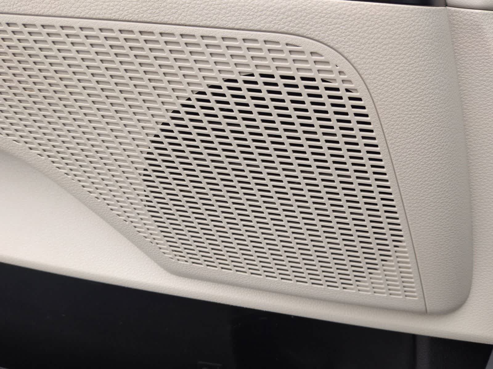 Thumbnail: 2022 Kia Carnival - 29