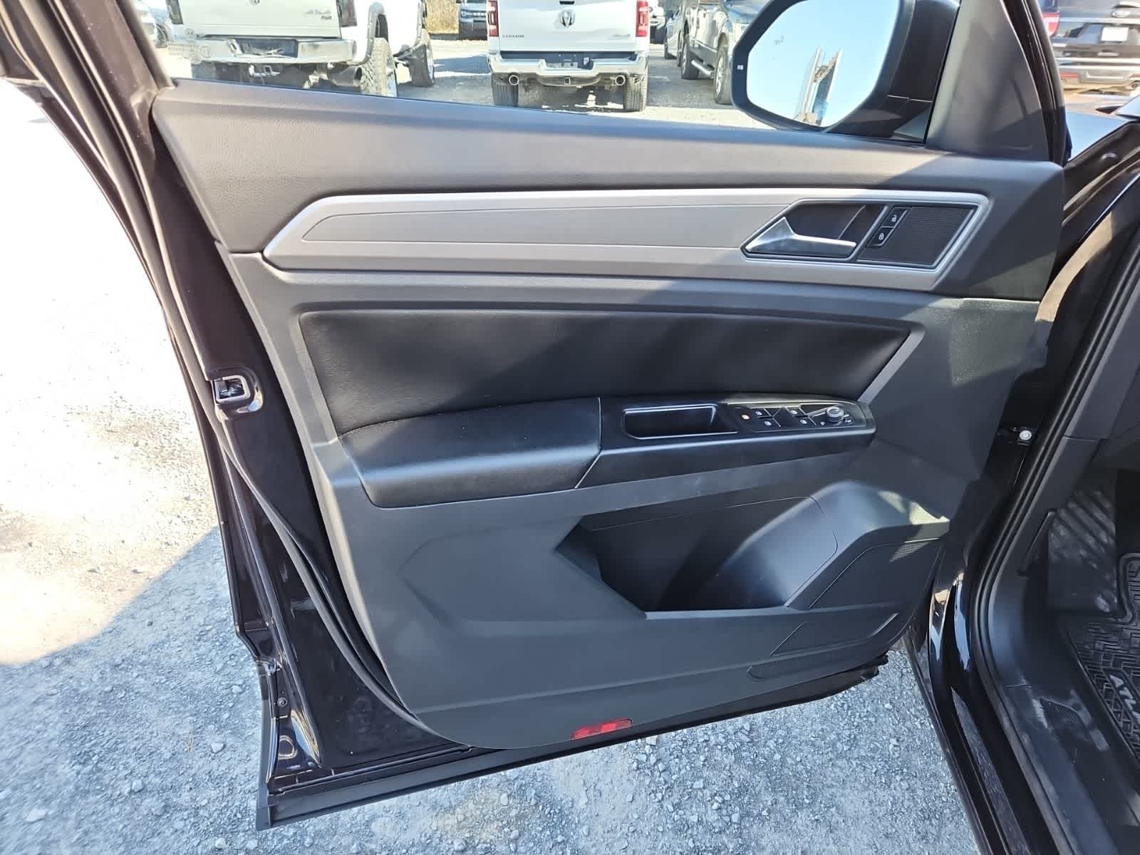 Thumbnail: 2019 Volkswagen Atlas - 16