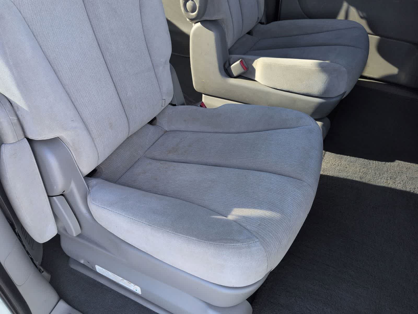 Thumbnail: 2008 Kia Sedona - 19