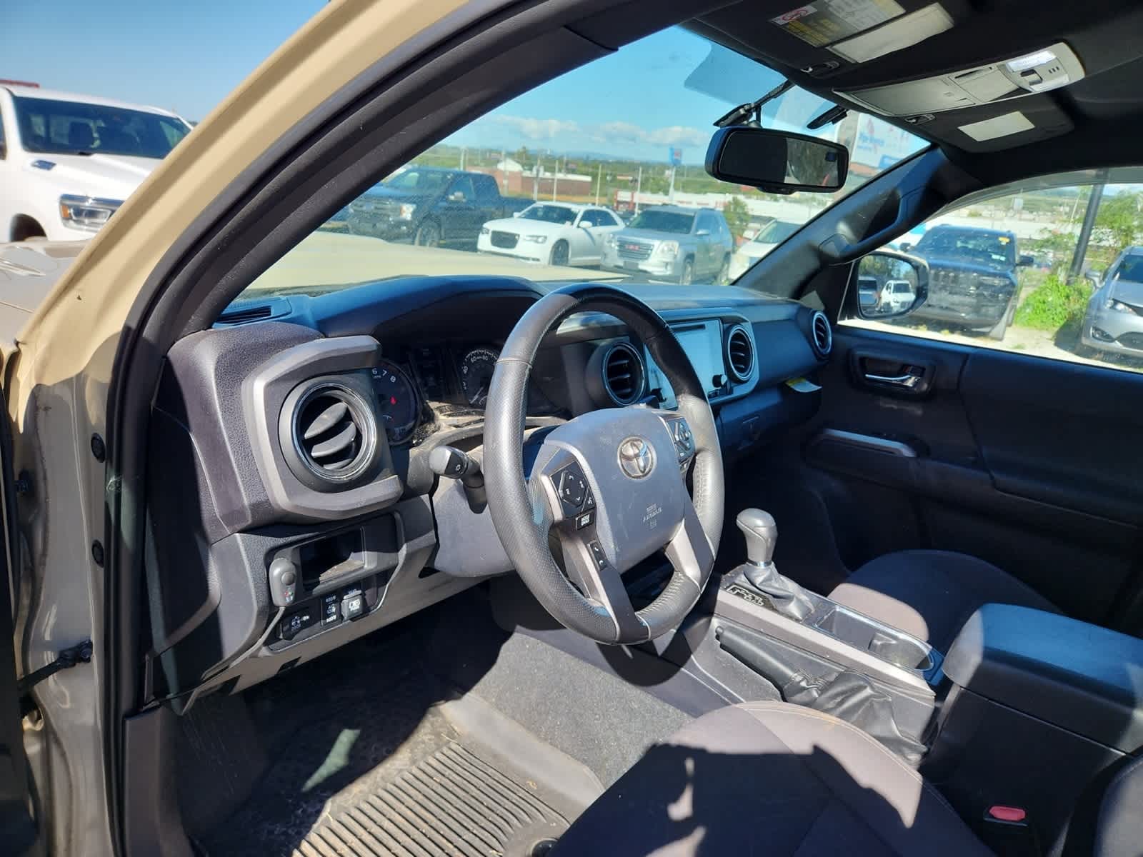 Thumbnail: 2017 Toyota Tacoma - 14