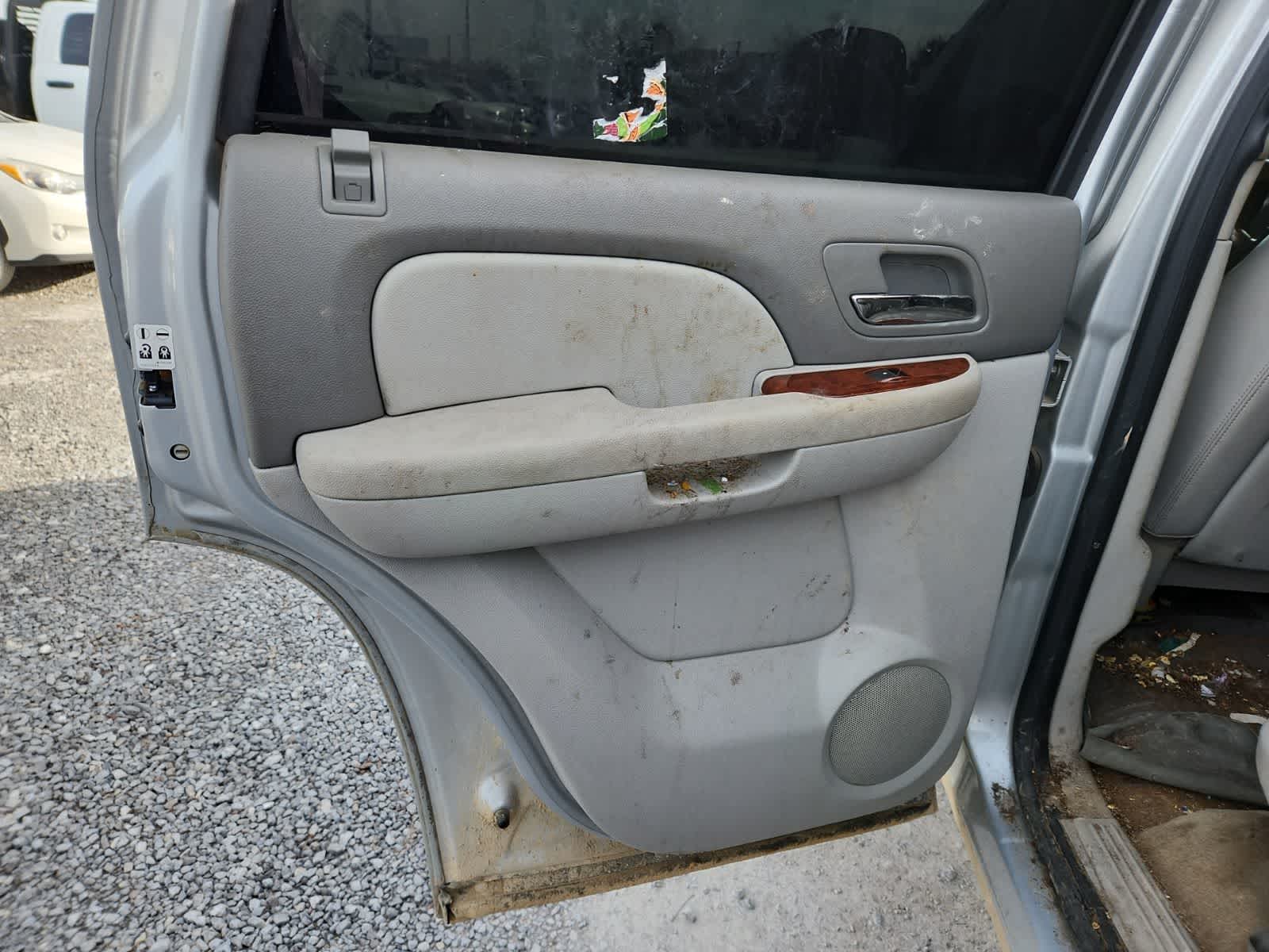 Thumbnail: 2012 Chevrolet Tahoe - 27