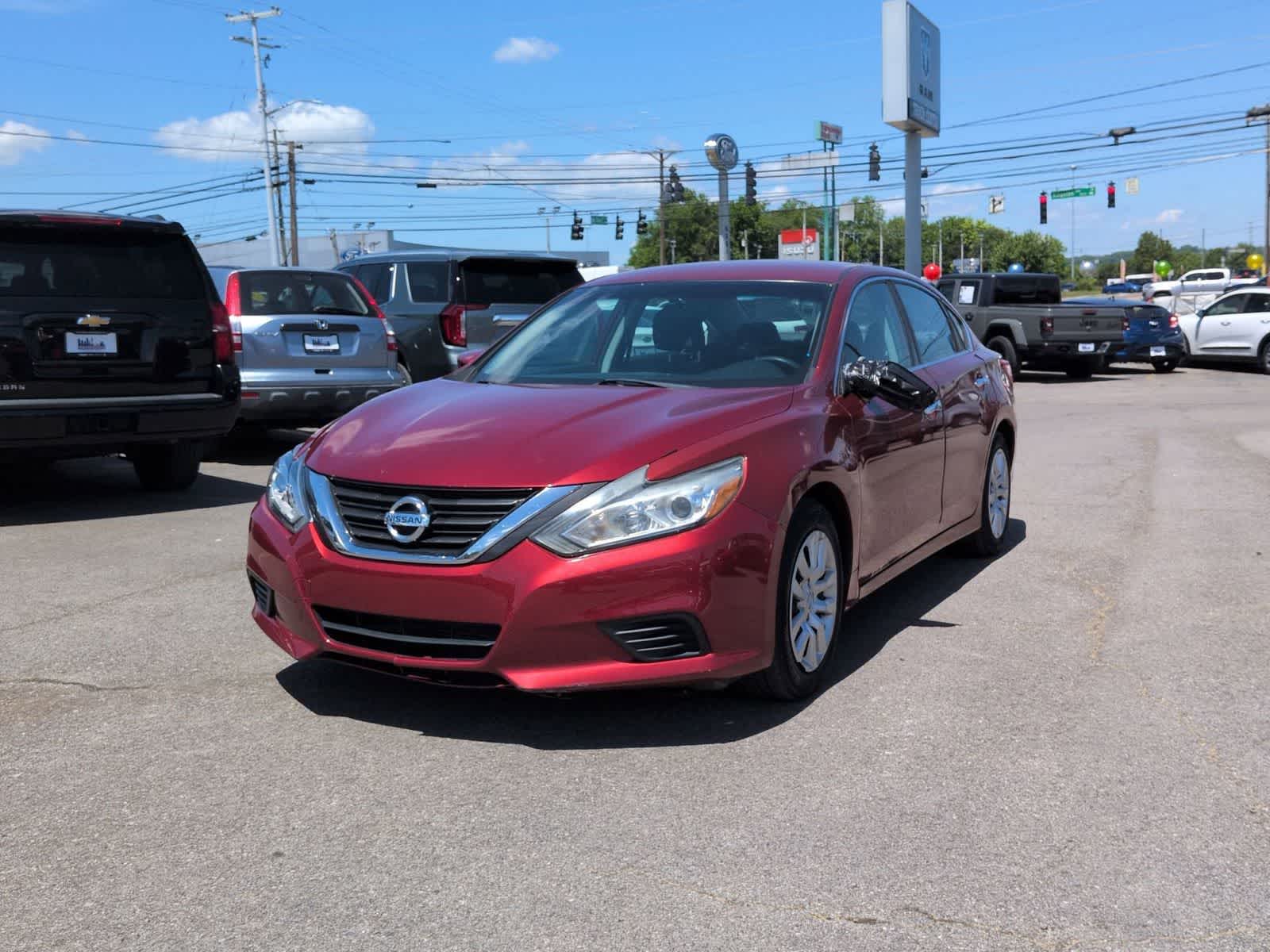 Thumbnail: 2016 Nissan Altima - 4