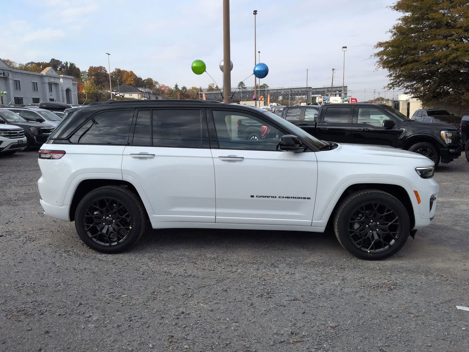 Thumbnail: 2025 Jeep Grand Cherokee - 9