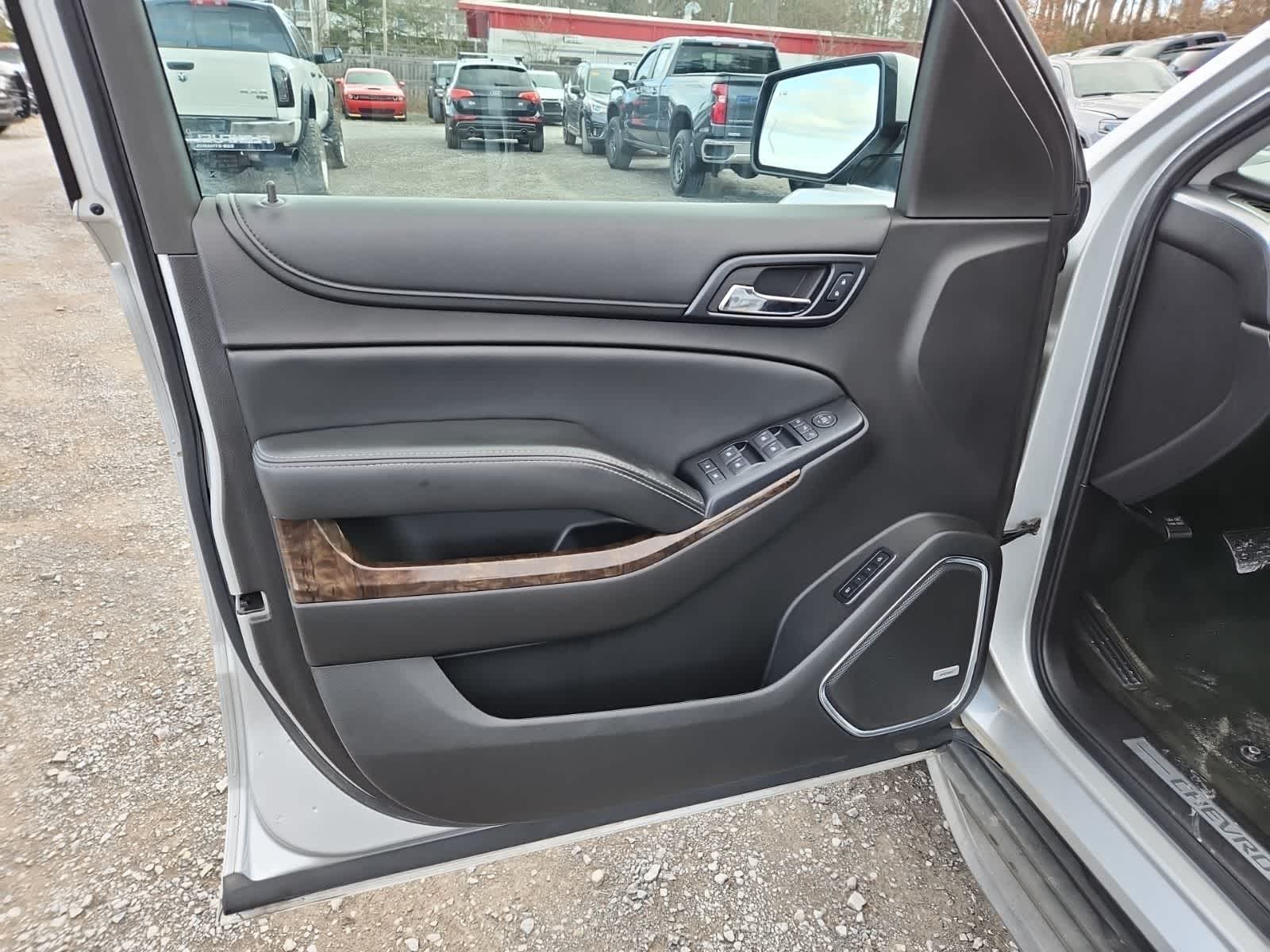 Thumbnail: 2015 Chevrolet Suburban - 16