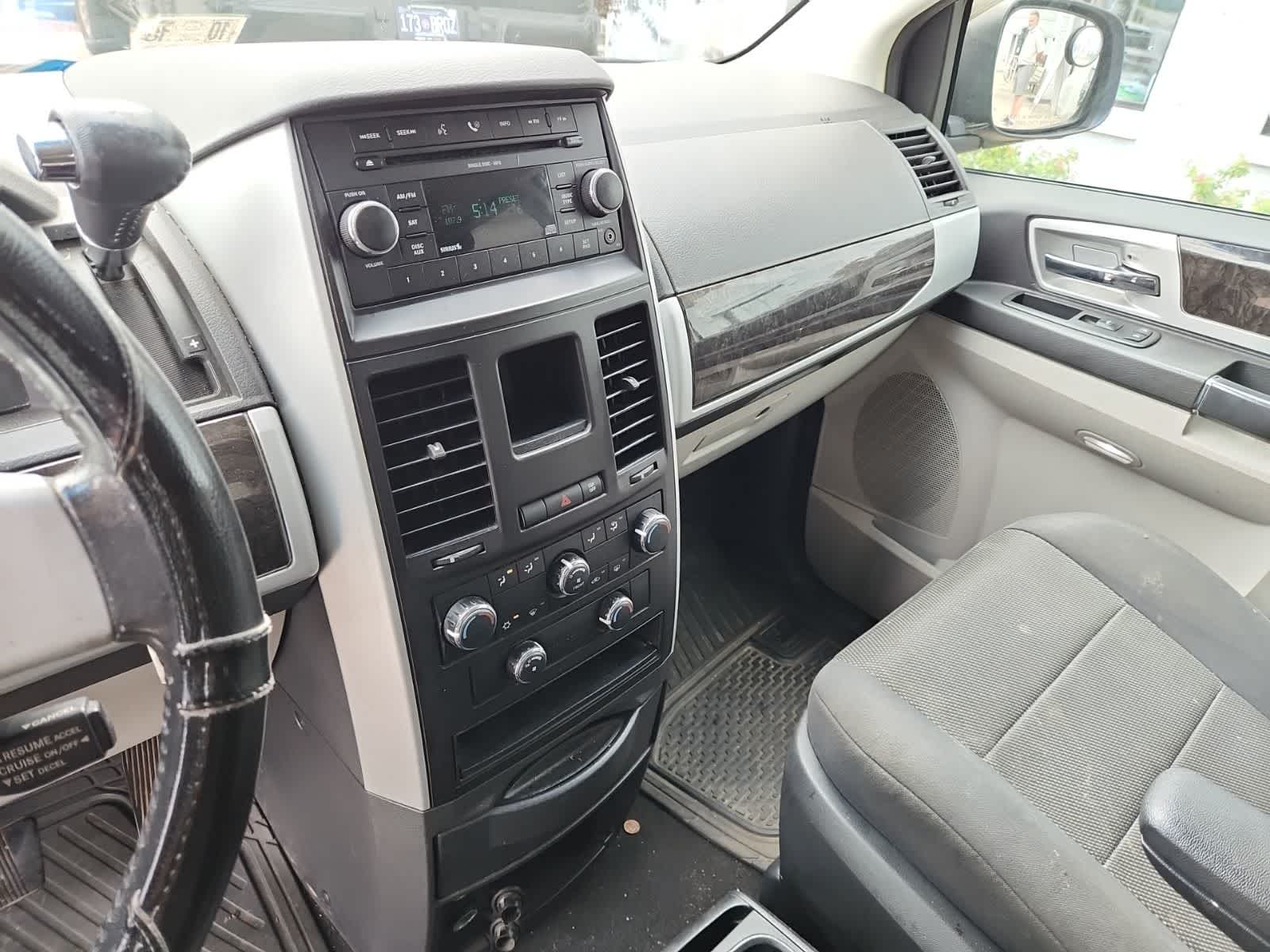 Thumbnail: 2009 Dodge Grand Caravan - 10