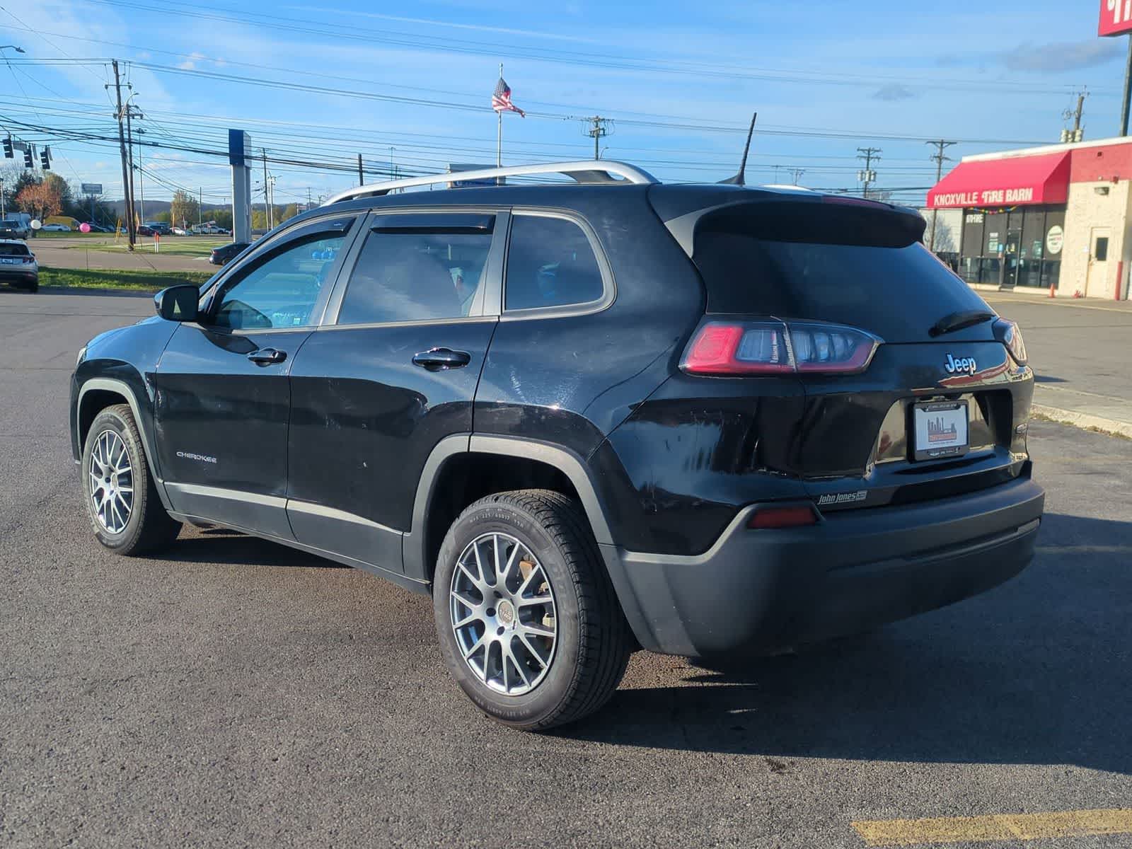 Thumbnail: 2020 Jeep Cherokee - 6