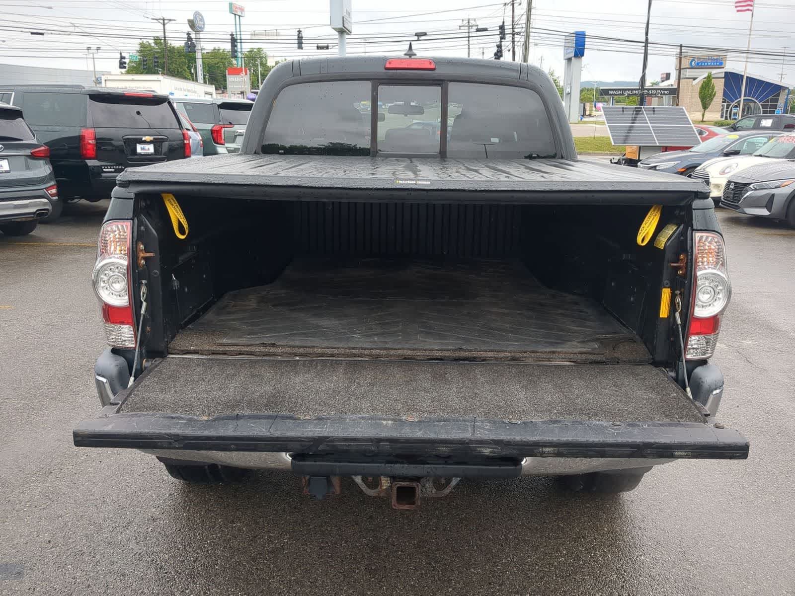 Thumbnail: 2015 Toyota Tacoma - 34