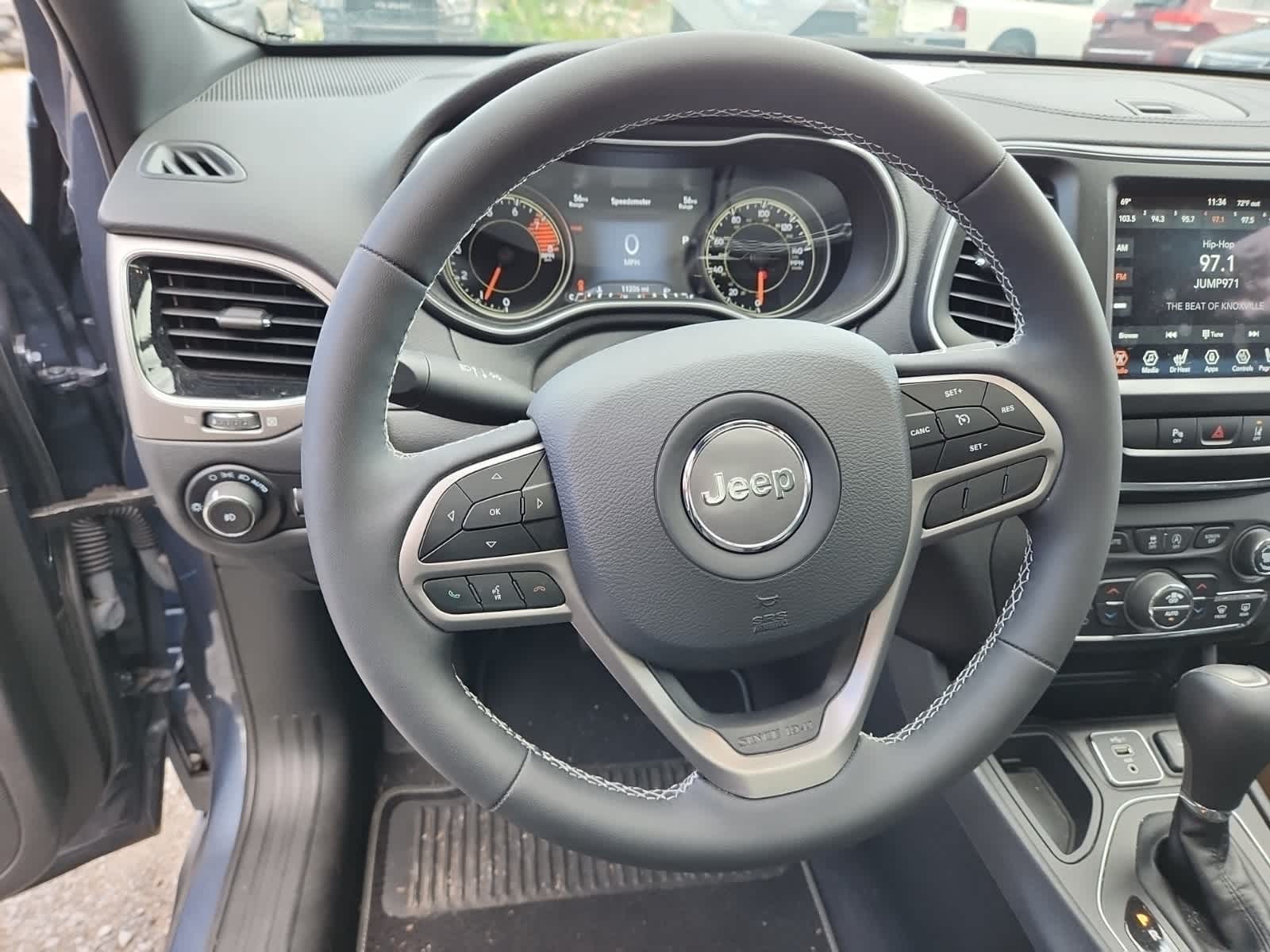 Thumbnail: 2021 Jeep Cherokee - 12