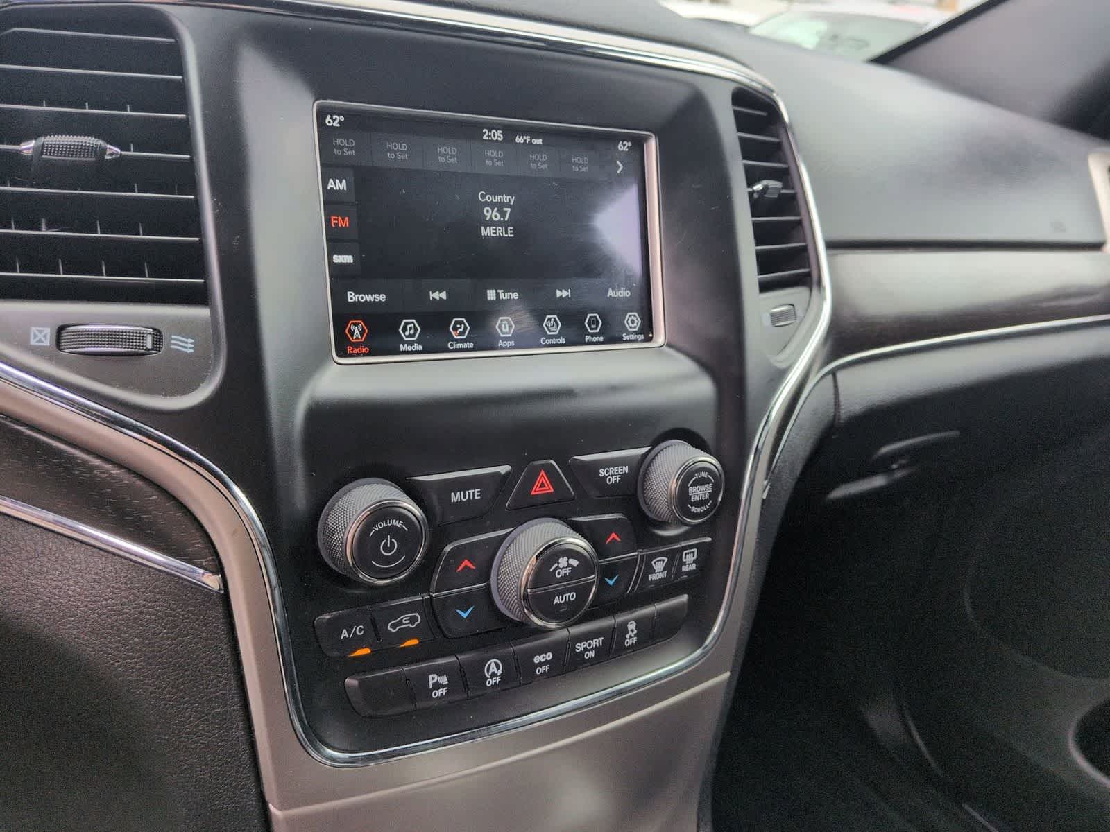 Thumbnail: 2018 Jeep Grand Cherokee - 24