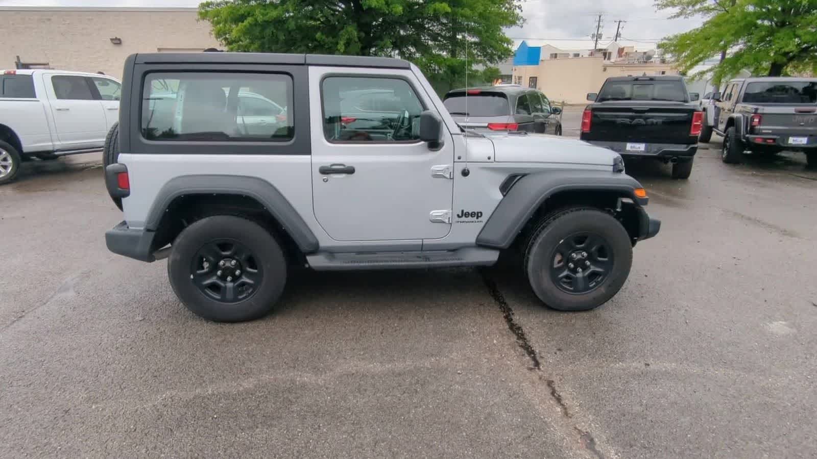 Thumbnail: 2023 Jeep Wrangler - 9