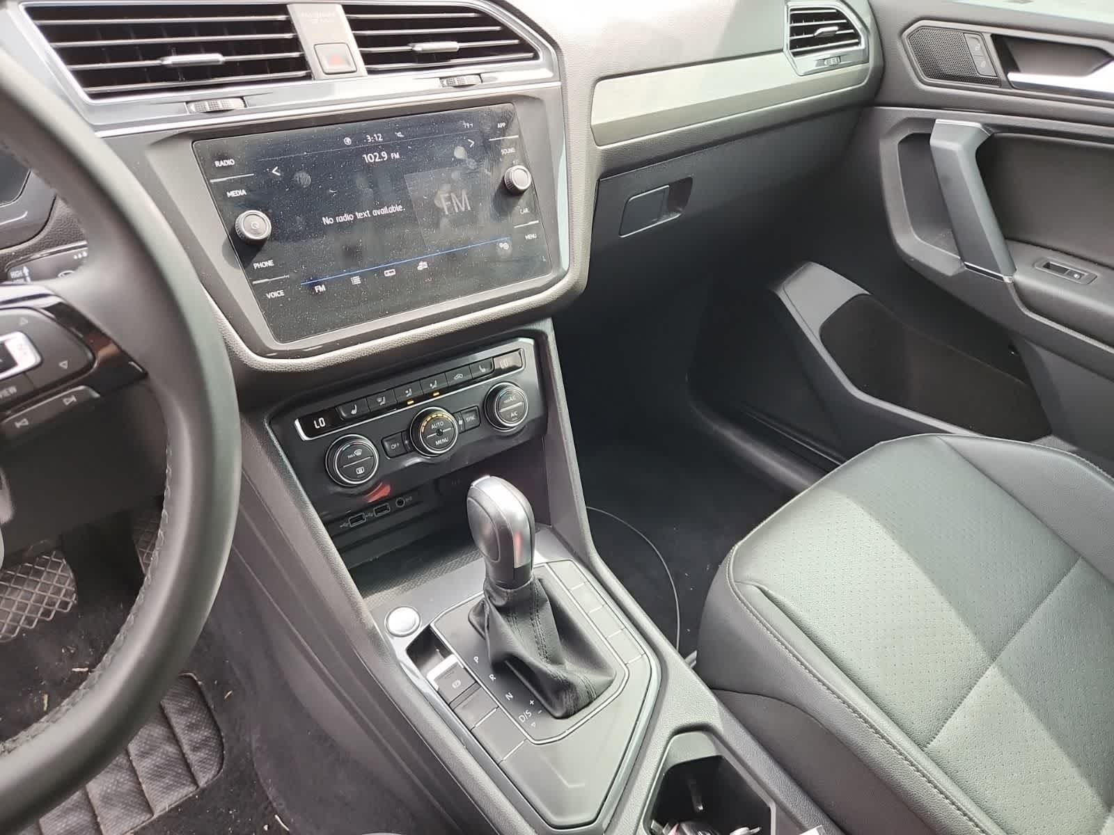 Thumbnail: 2020 Volkswagen Tiguan - 10