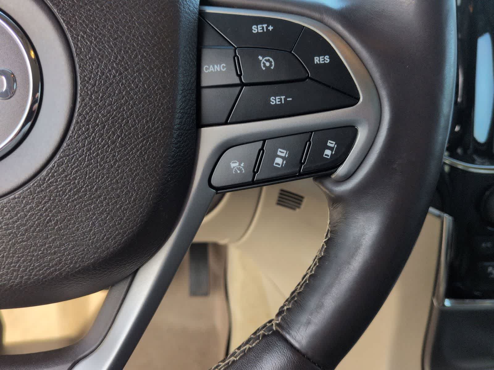 Thumbnail: 2019 Jeep Grand Cherokee - 24