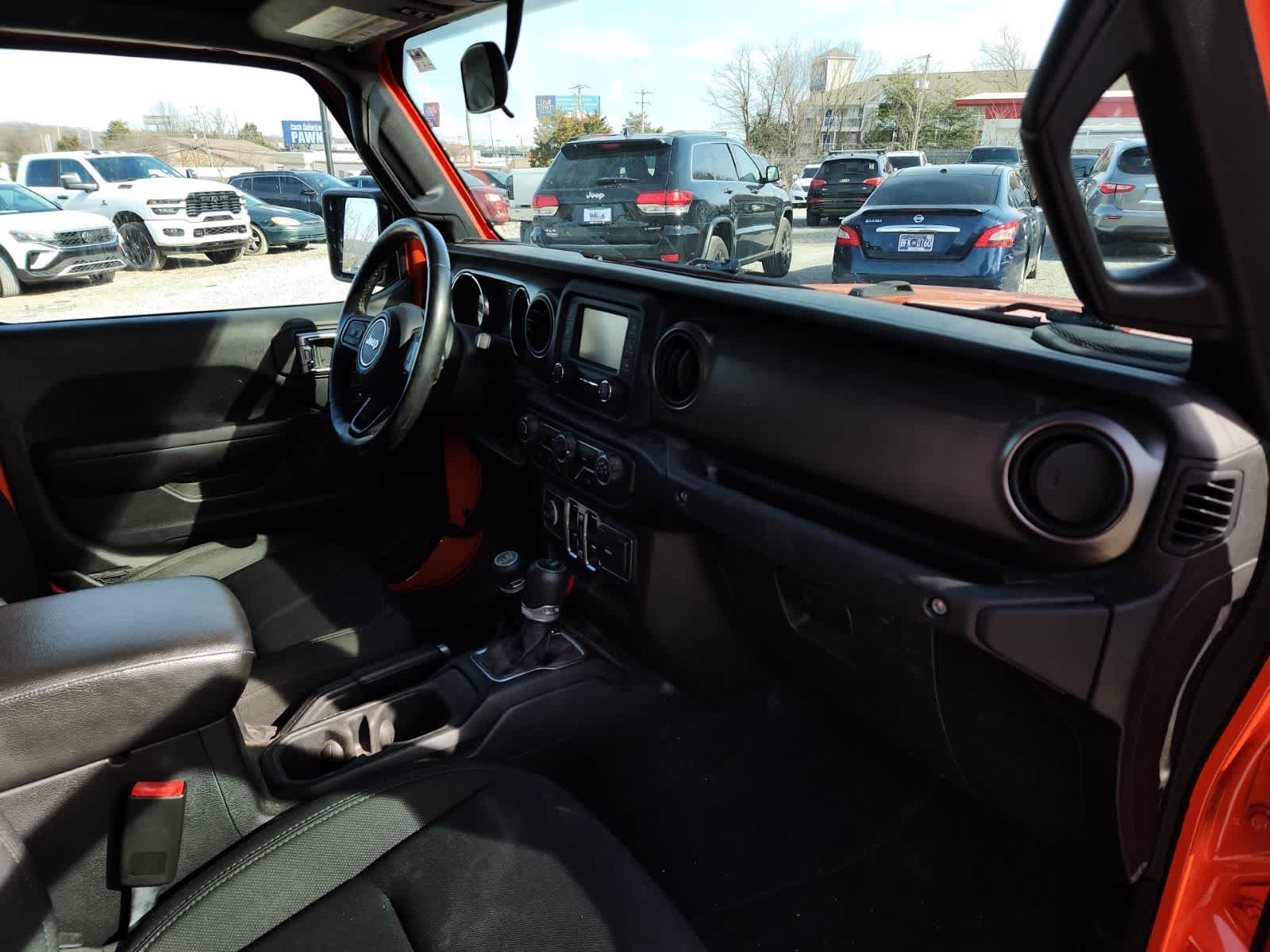 Thumbnail: 2020 Jeep Gladiator - 18