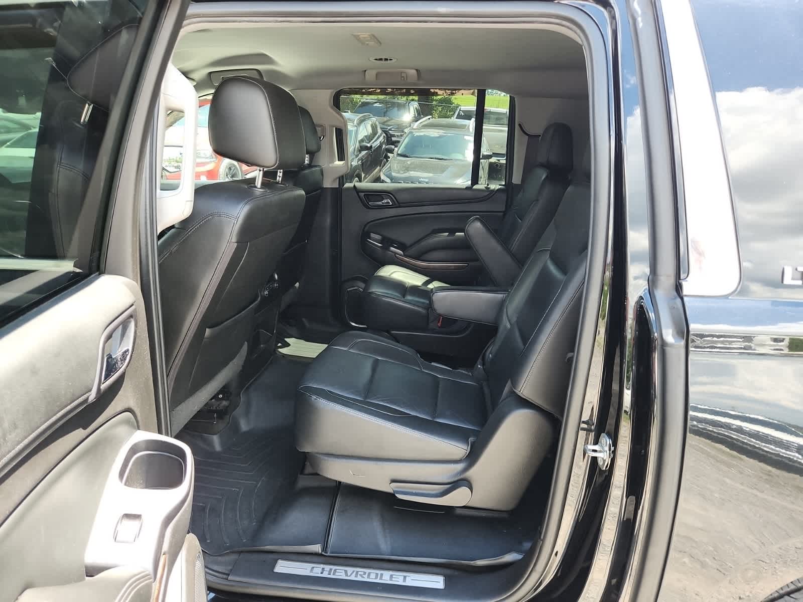 Thumbnail: 2016 Chevrolet Suburban - 26