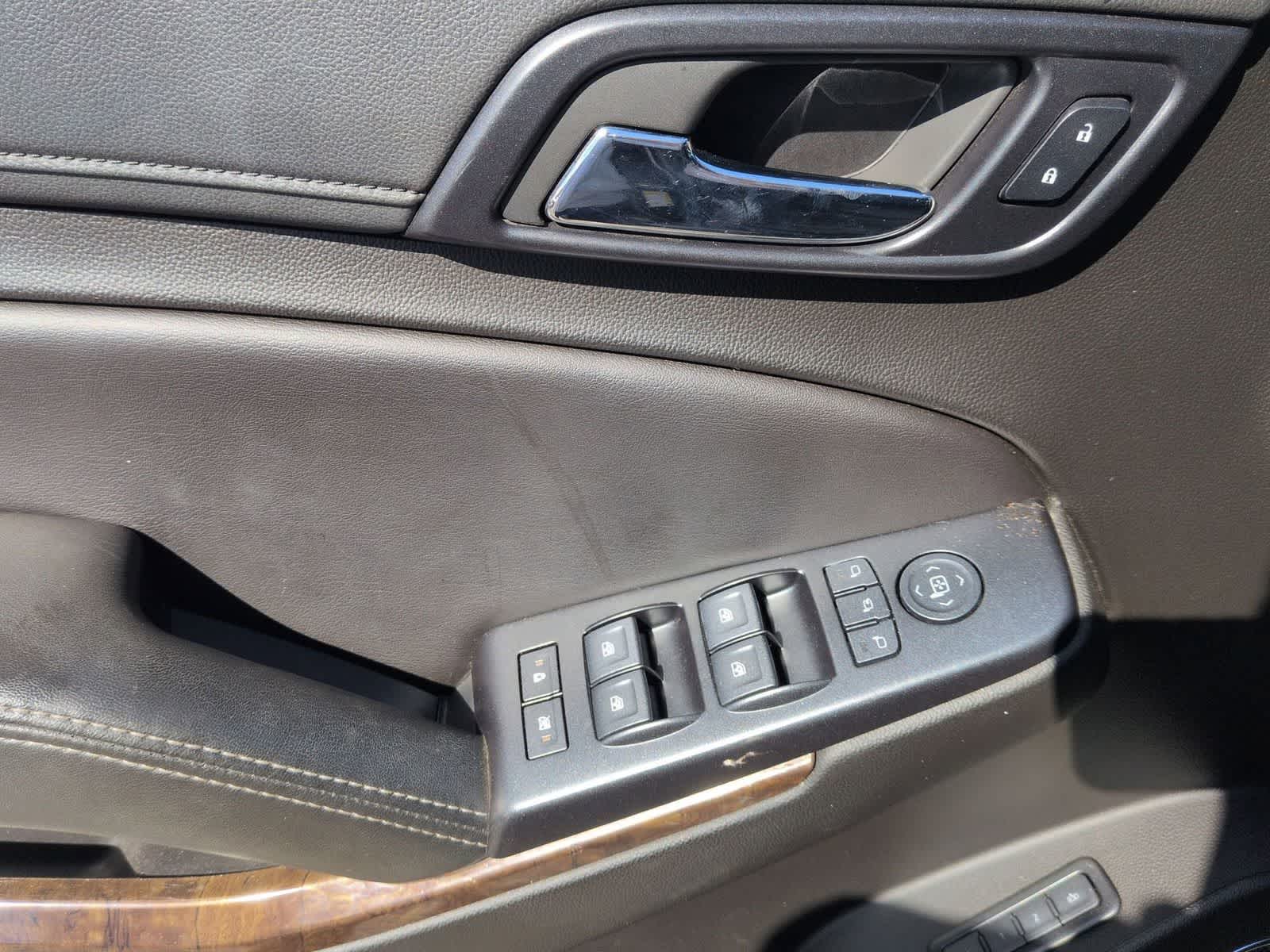 Thumbnail: 2019 Chevrolet Tahoe - 17