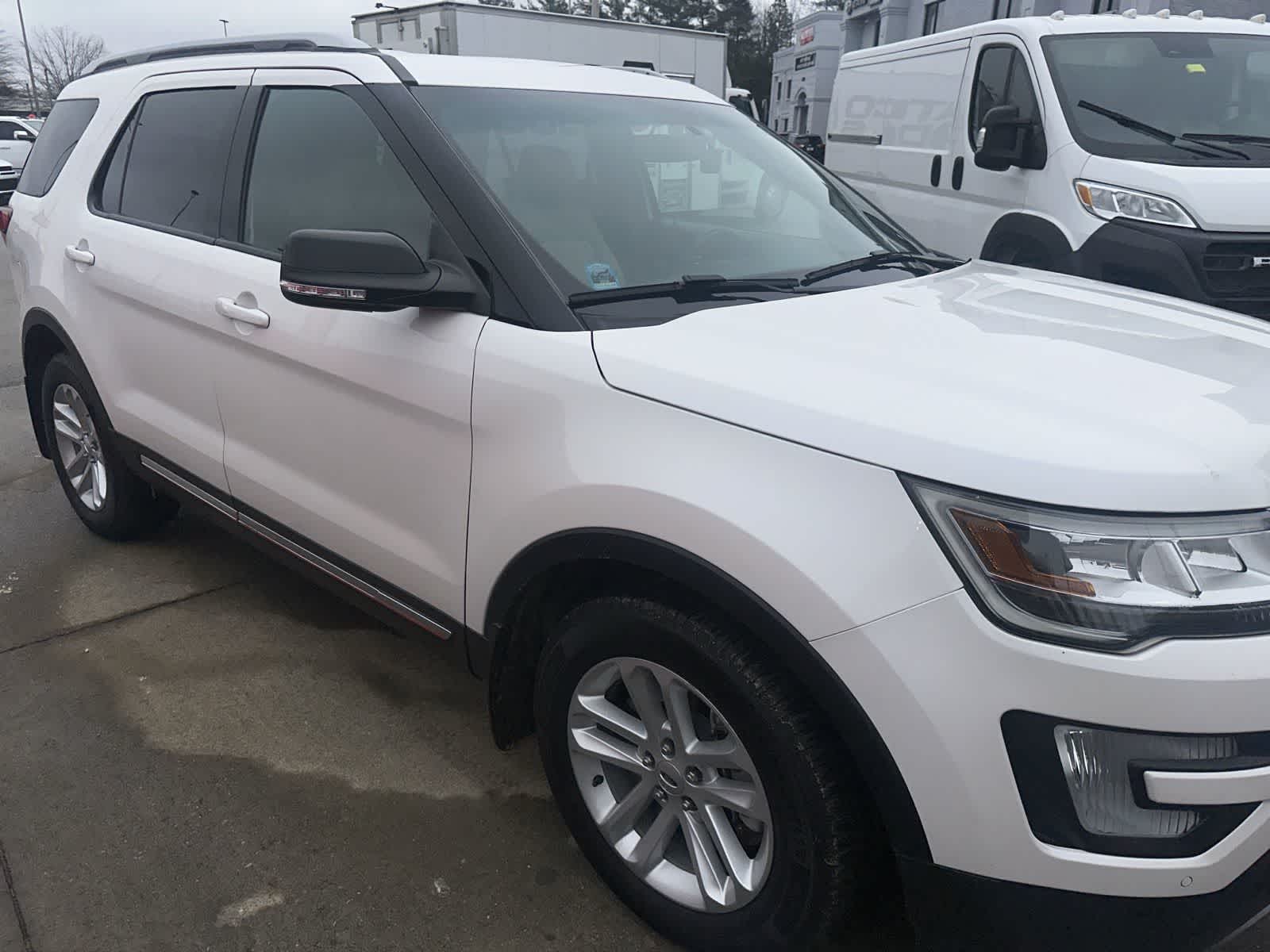 Thumbnail: 2016 Ford Explorer - 6