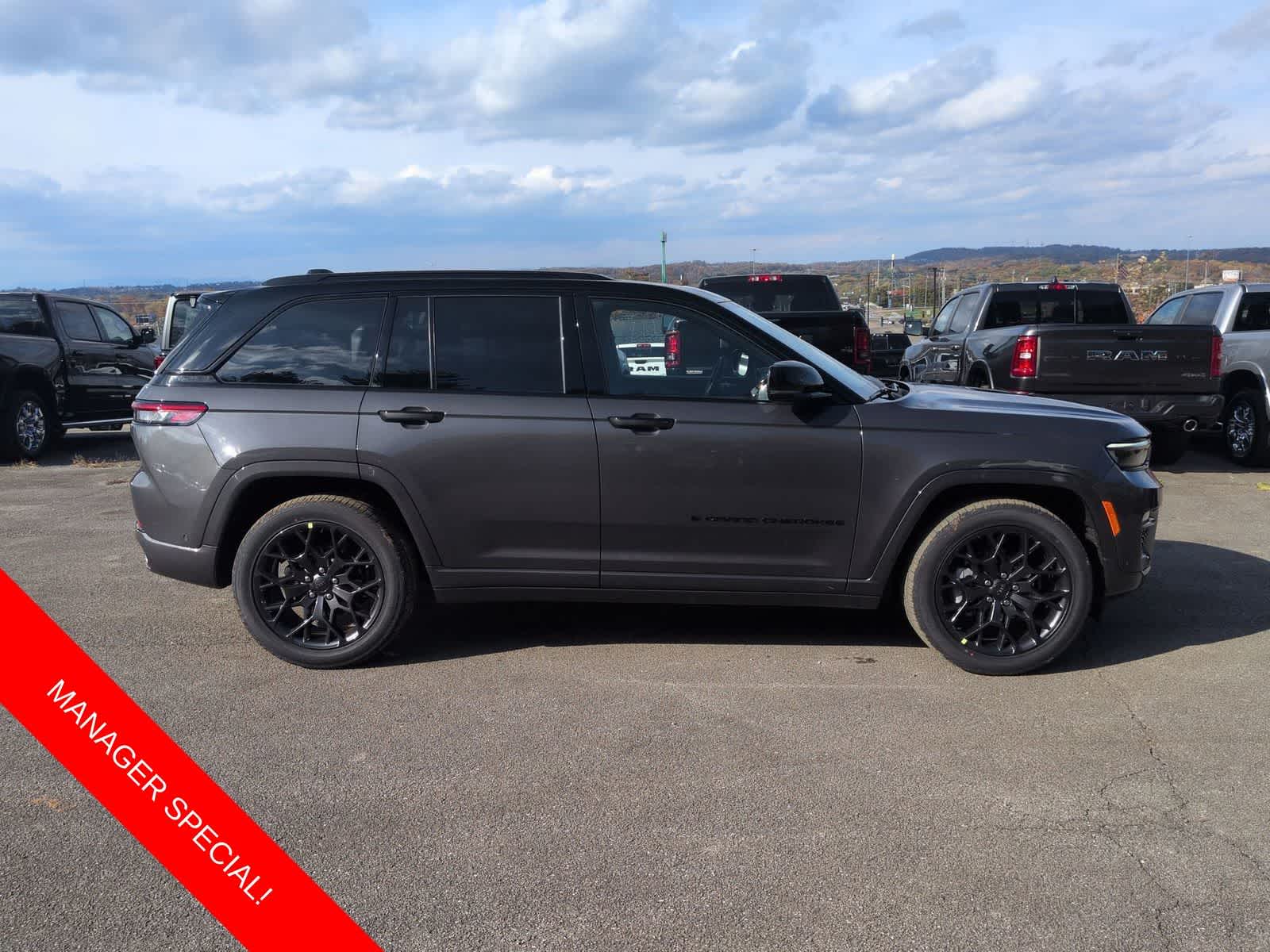 Thumbnail: 2025 Jeep Grand Cherokee - 9