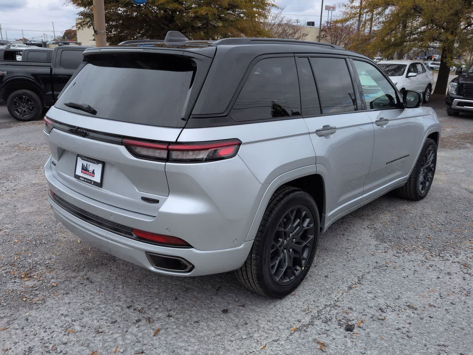 Thumbnail: 2025 Jeep Grand Cherokee - 8