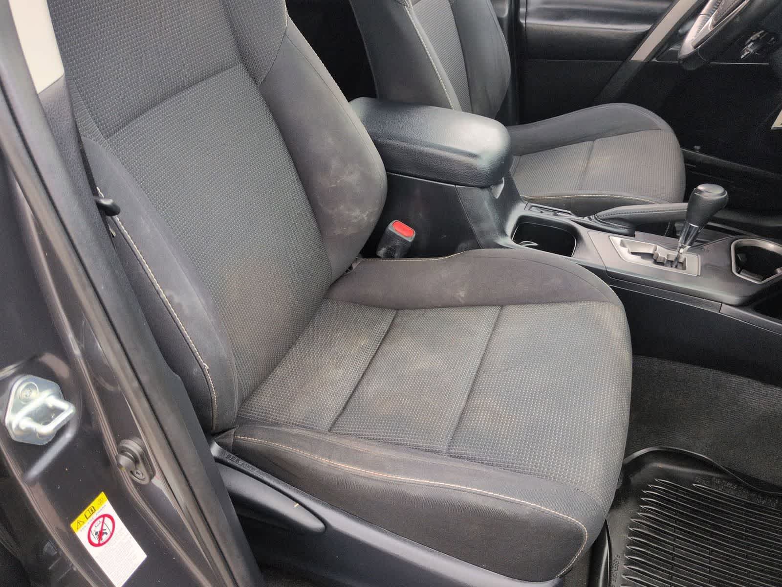 Thumbnail: 2017 Toyota RAV4 - 20