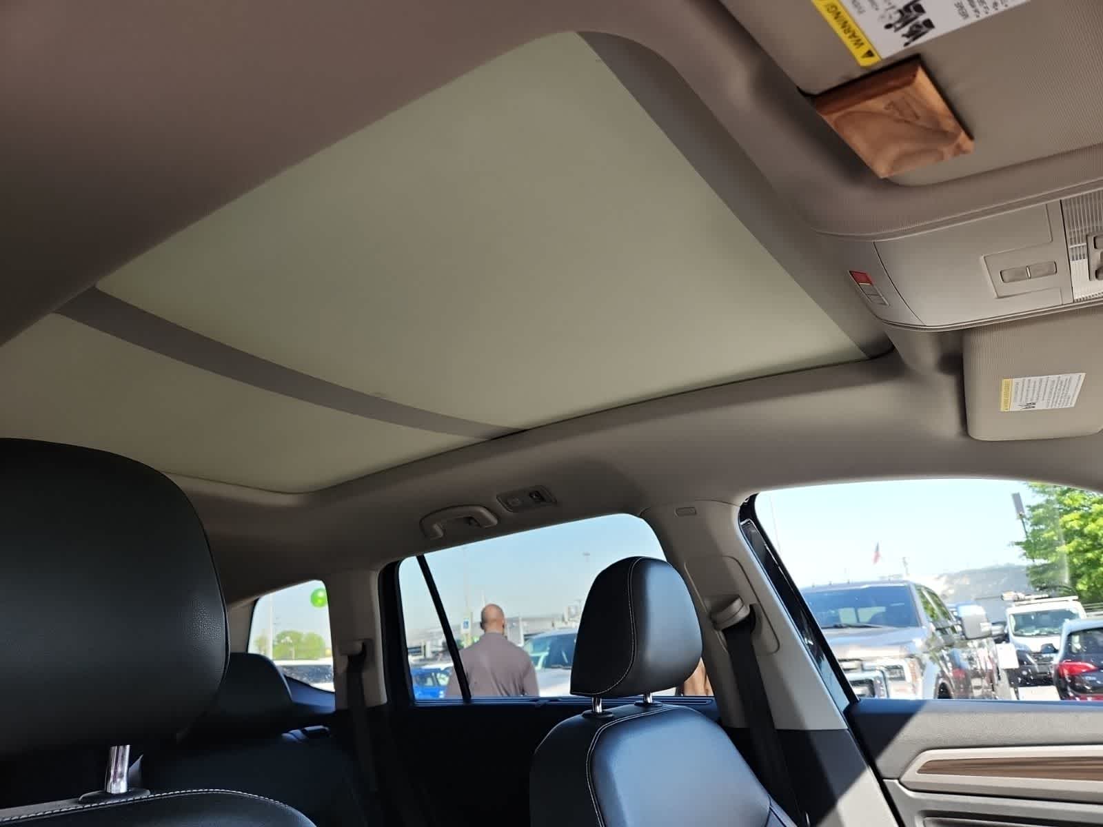 Thumbnail: 2021 Volkswagen Atlas - 21