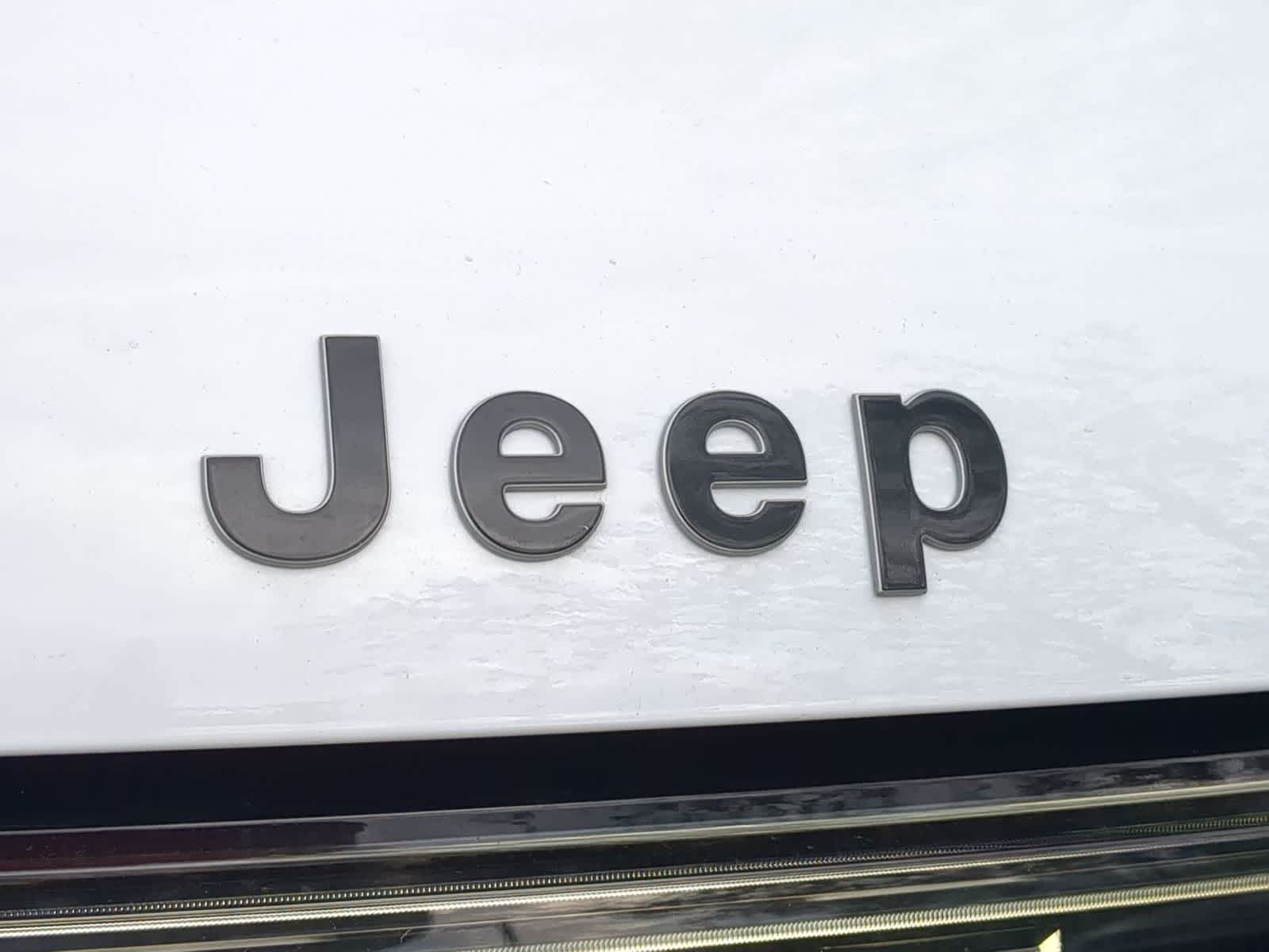 Thumbnail: 2026 Jeep Grand Wagoneer - 12