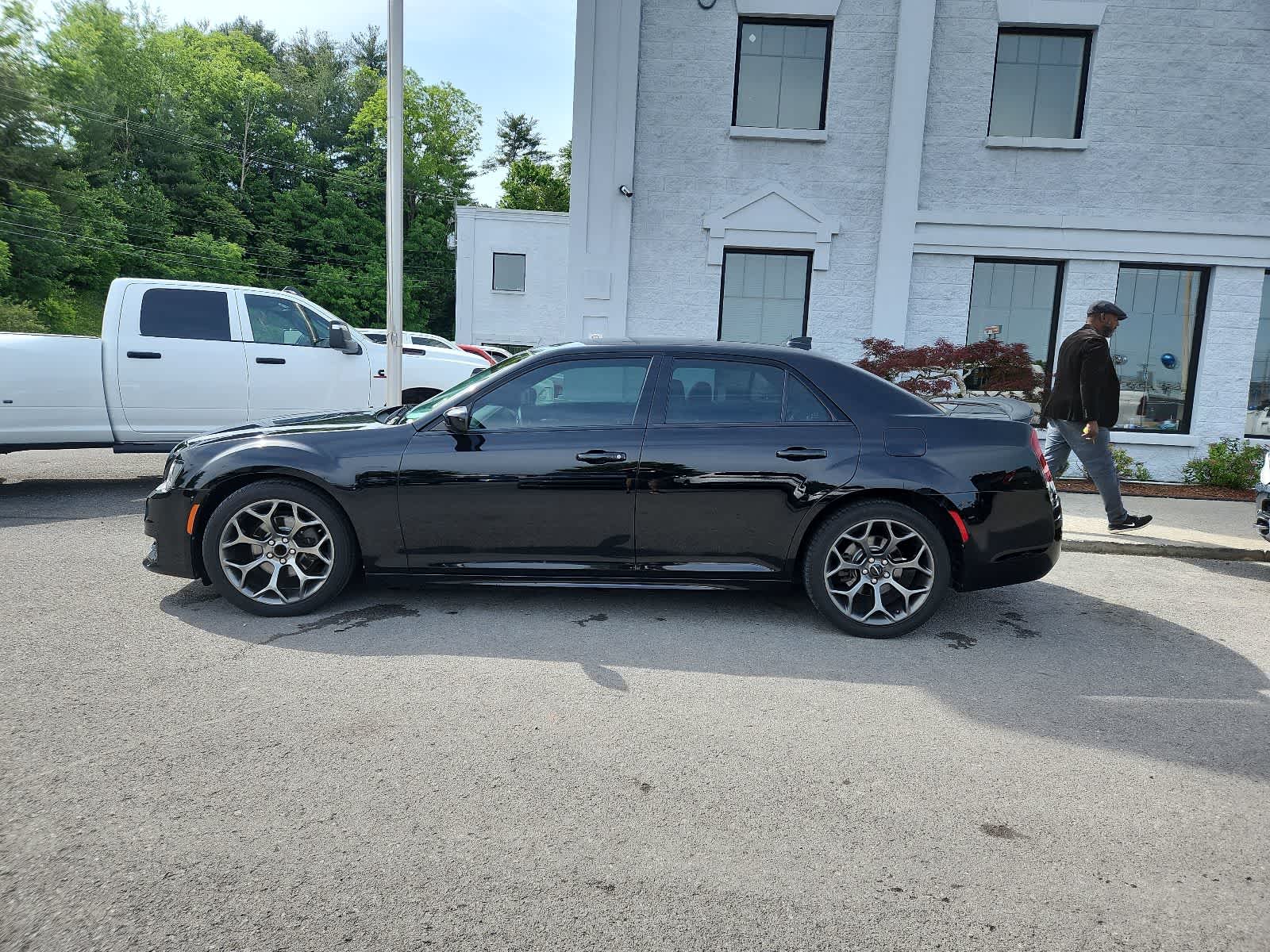 Thumbnail: 2017 Chrysler 300 - 2