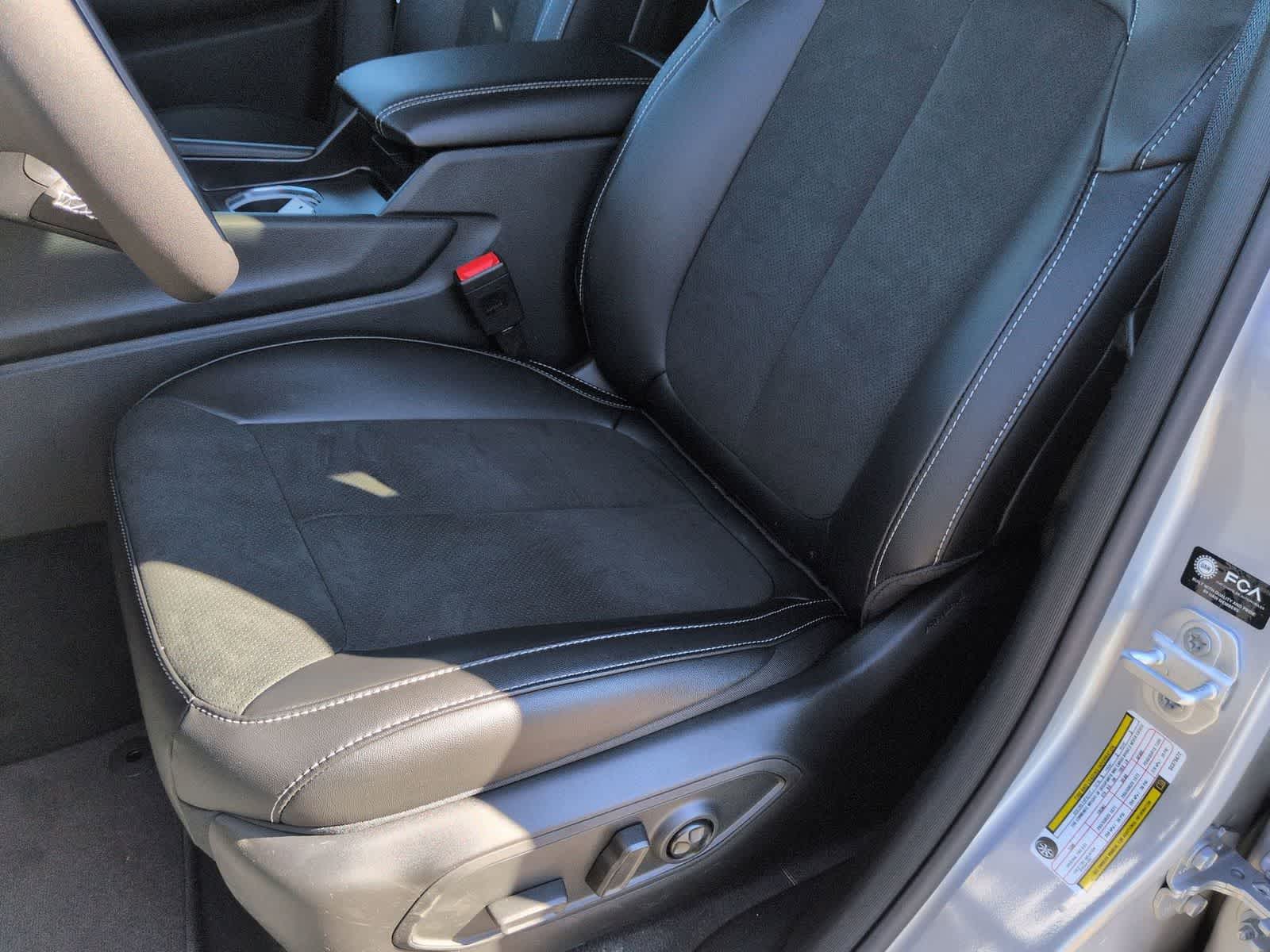 Thumbnail: 2025 Jeep Grand Cherokee - 15