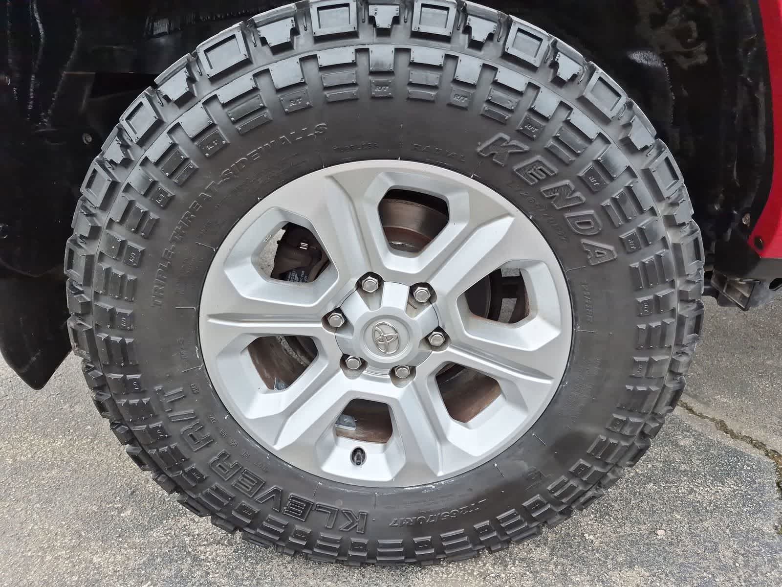 Thumbnail: 2018 Toyota 4Runner - 11