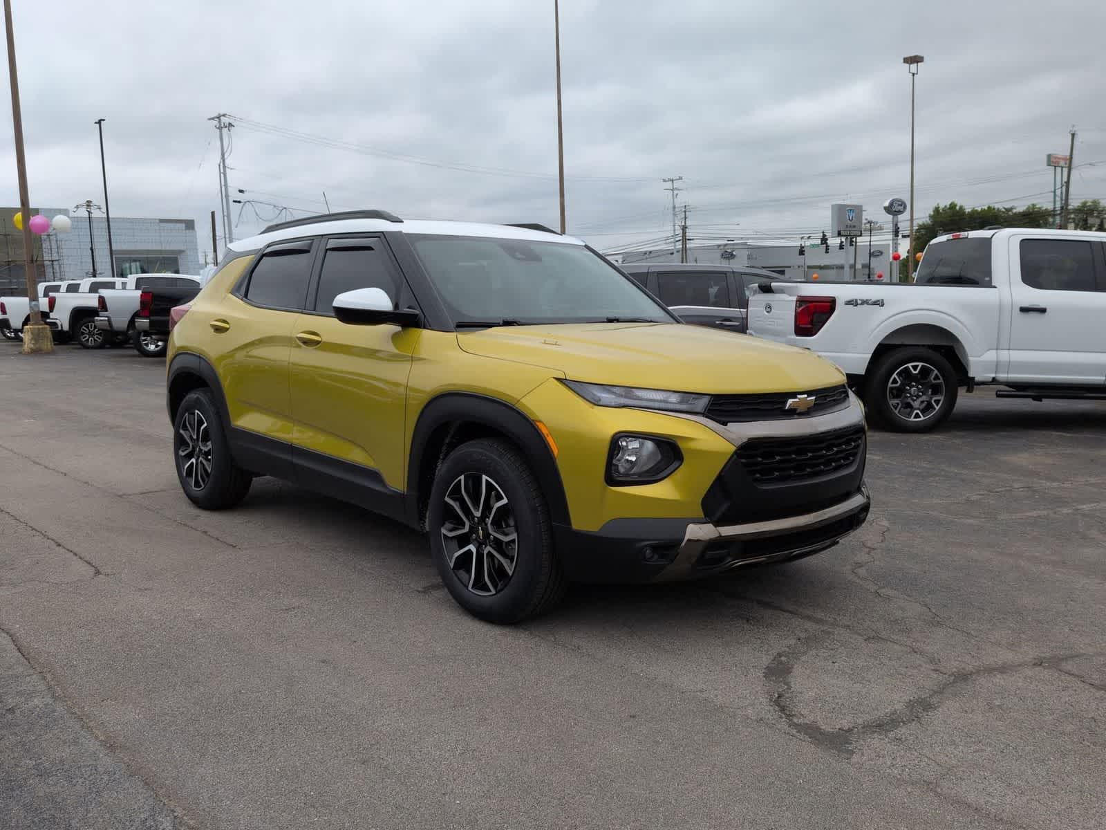 Thumbnail: 2023 Chevrolet TrailBlazer - 2