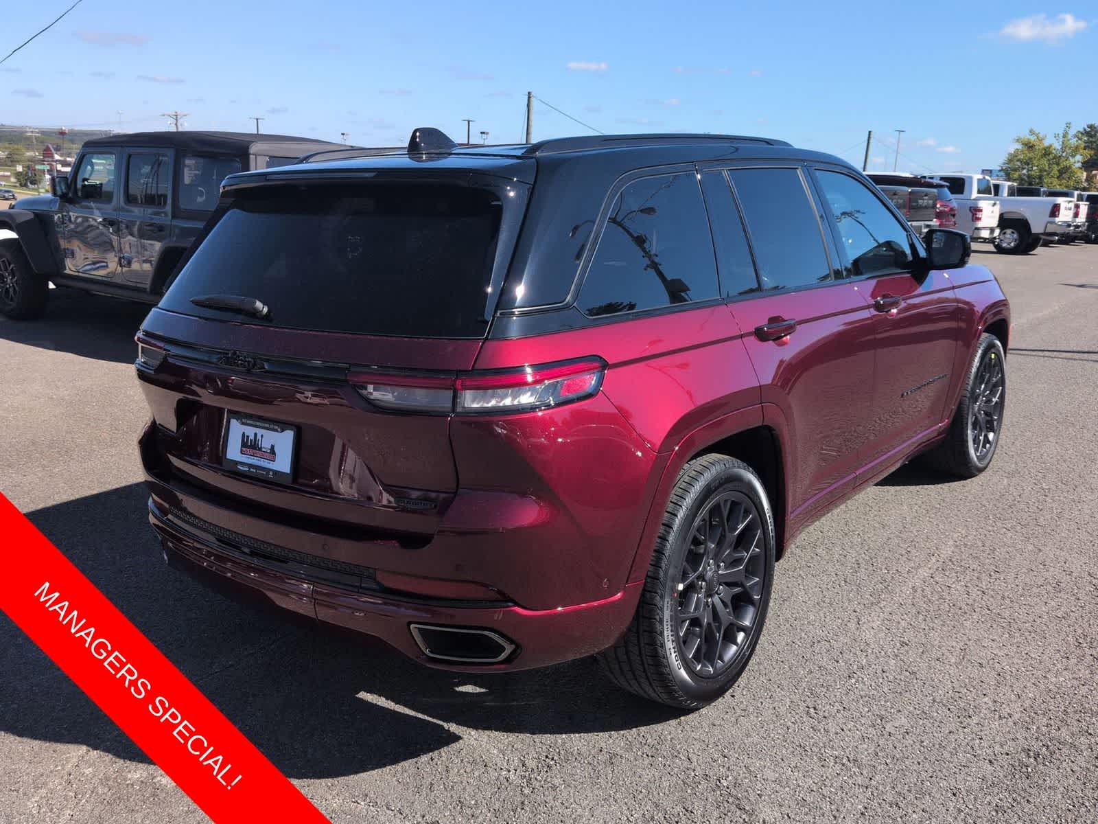 Thumbnail: 2025 Jeep Grand Cherokee - 8