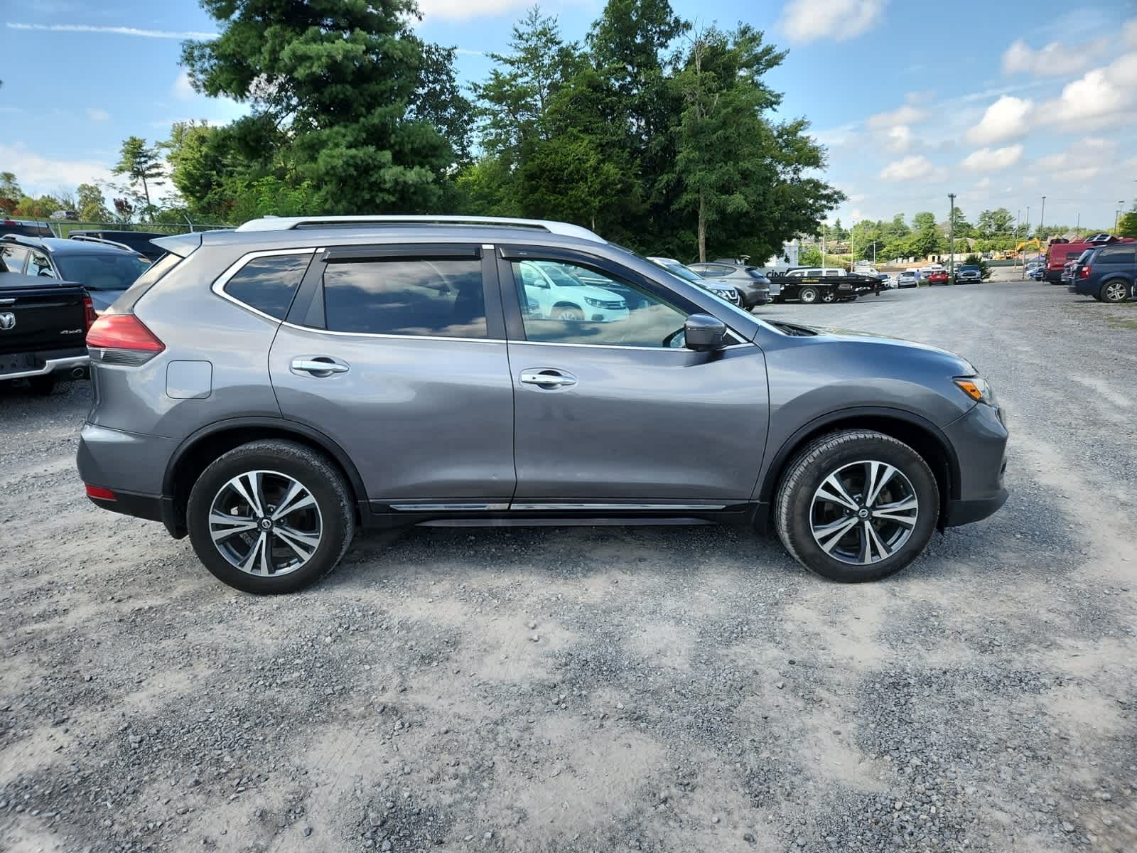 Thumbnail: 2017 Nissan Rogue - 6