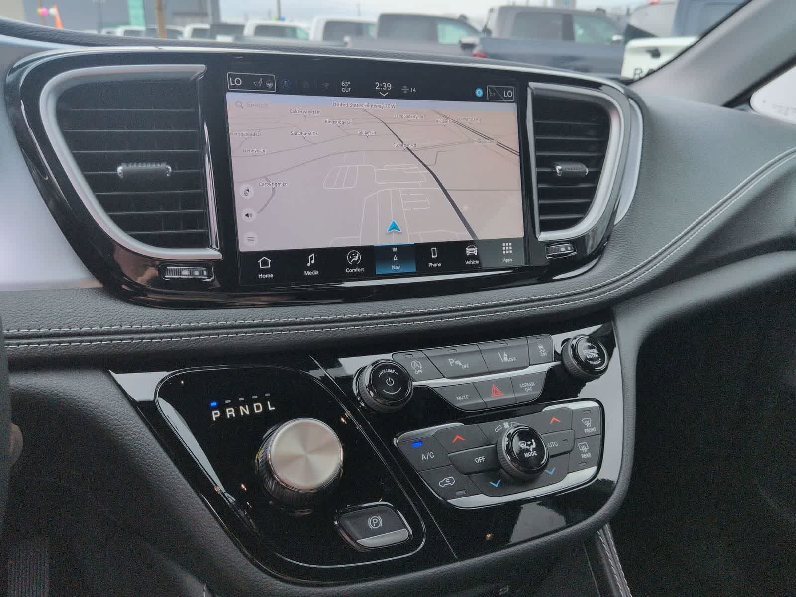 Thumbnail: 2026 Chrysler Pacifica - 22