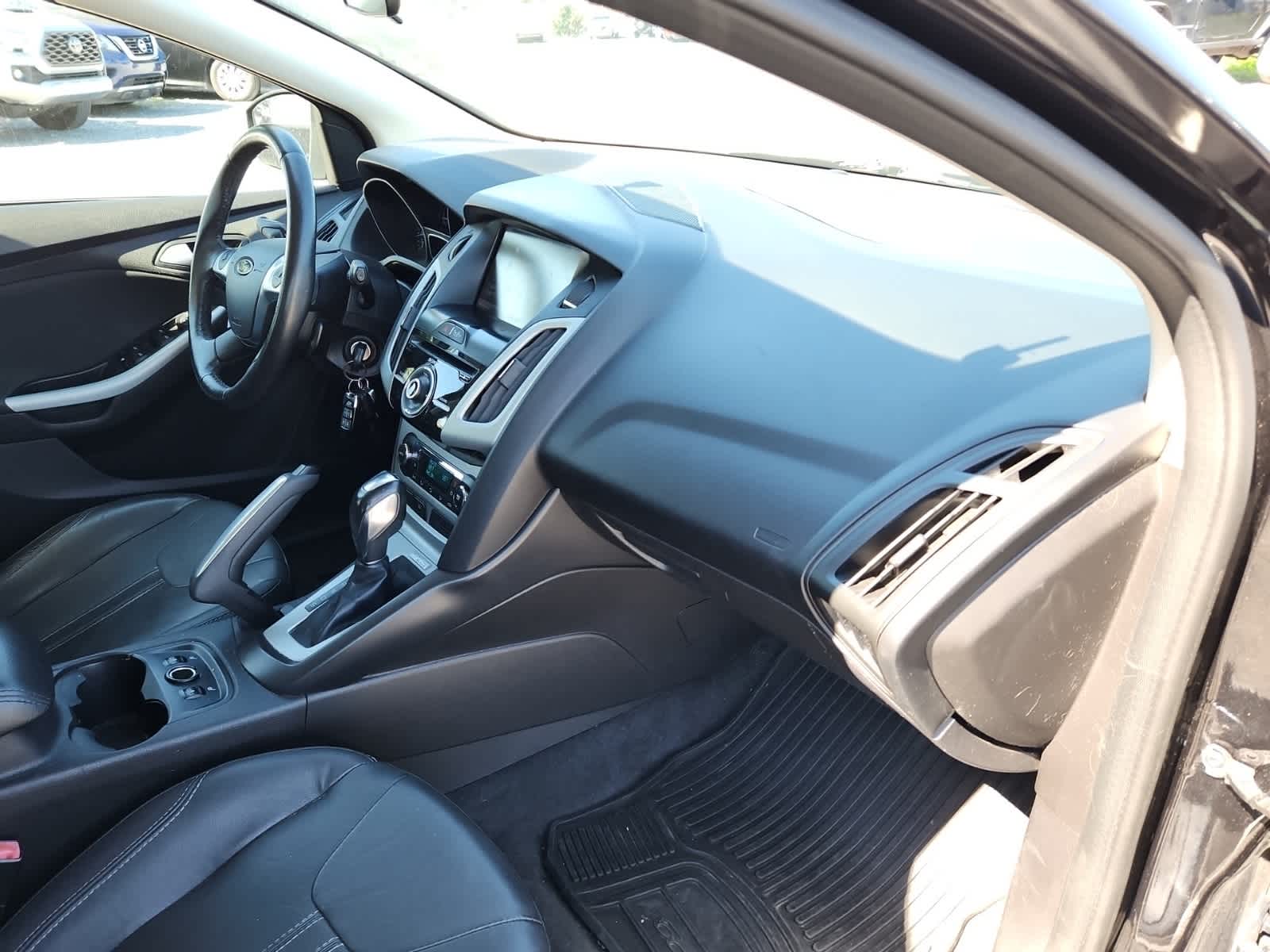 Thumbnail: 2013 Ford Focus - 17
