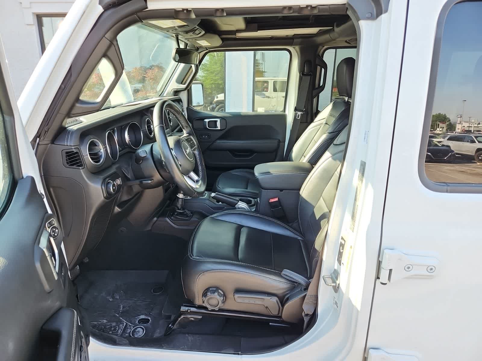 Thumbnail: 2021 Jeep Wrangler - 15