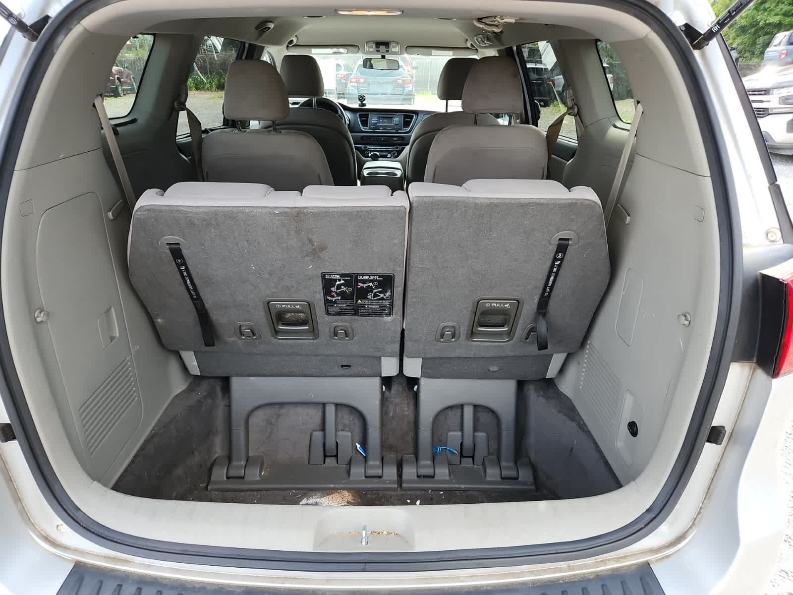 Thumbnail: 2015 Kia Sedona - 25