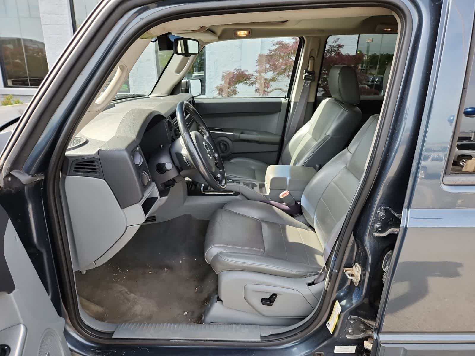 Thumbnail: 2007 Jeep Commander - 15