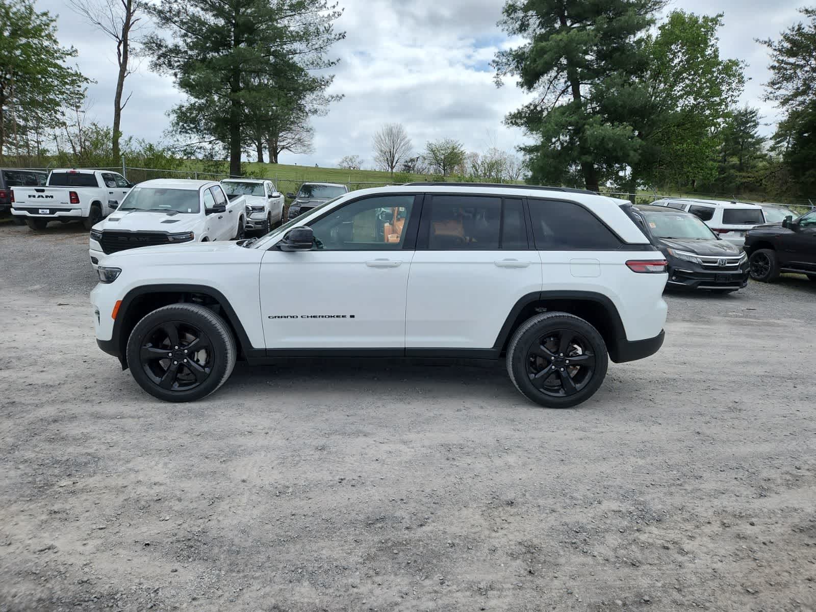 Thumbnail: 2023 Jeep Grand Cherokee - 2