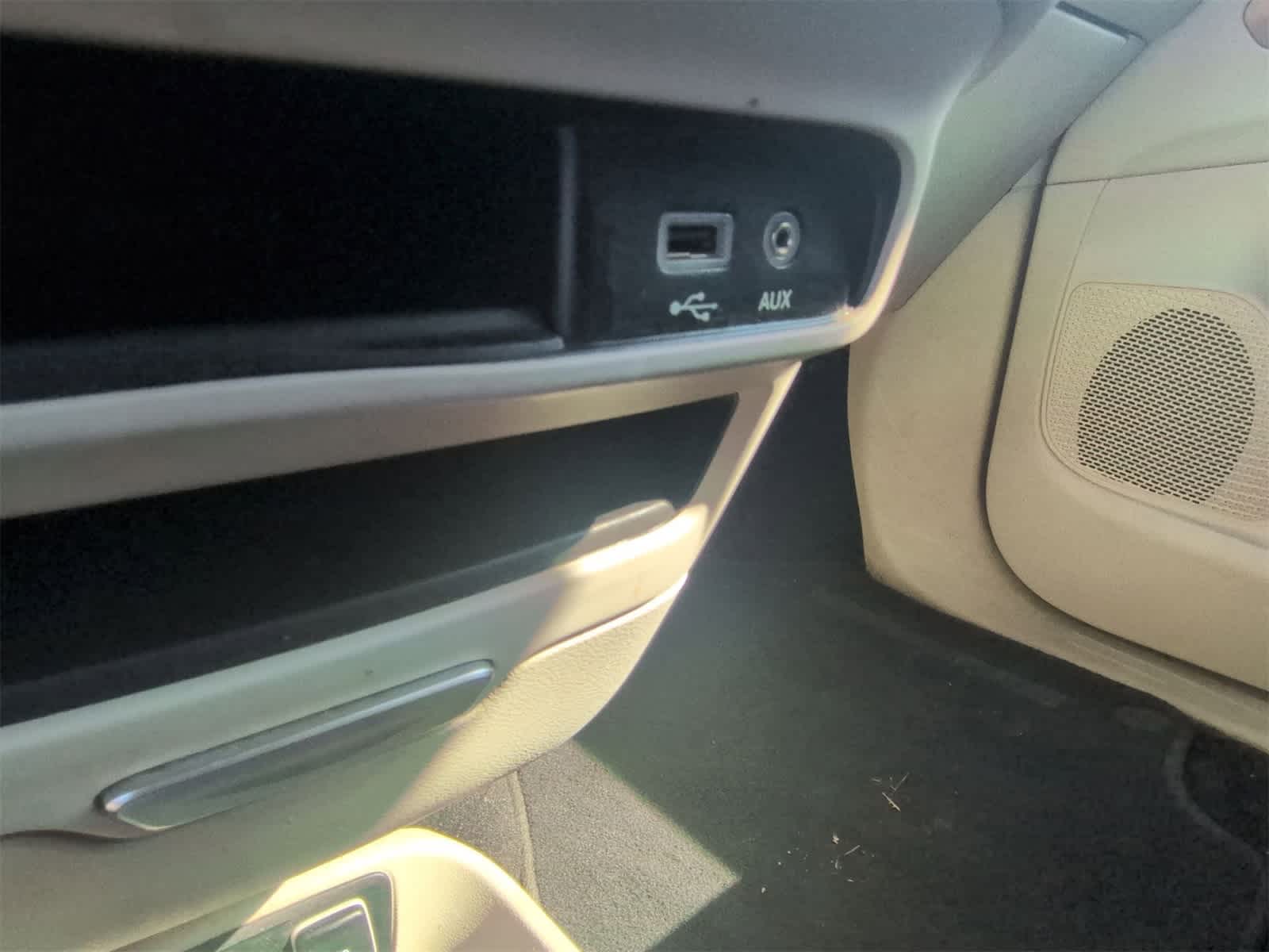 Thumbnail: 2017 Chrysler Pacifica - 31