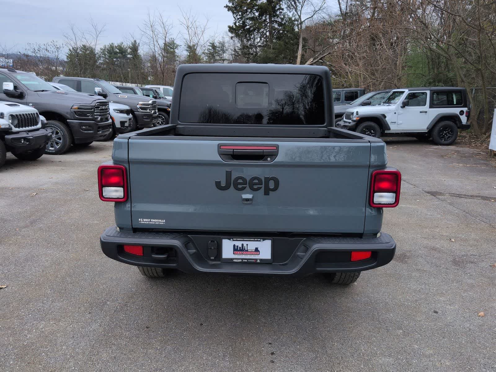 Thumbnail: 2026 Jeep Gladiator - 7