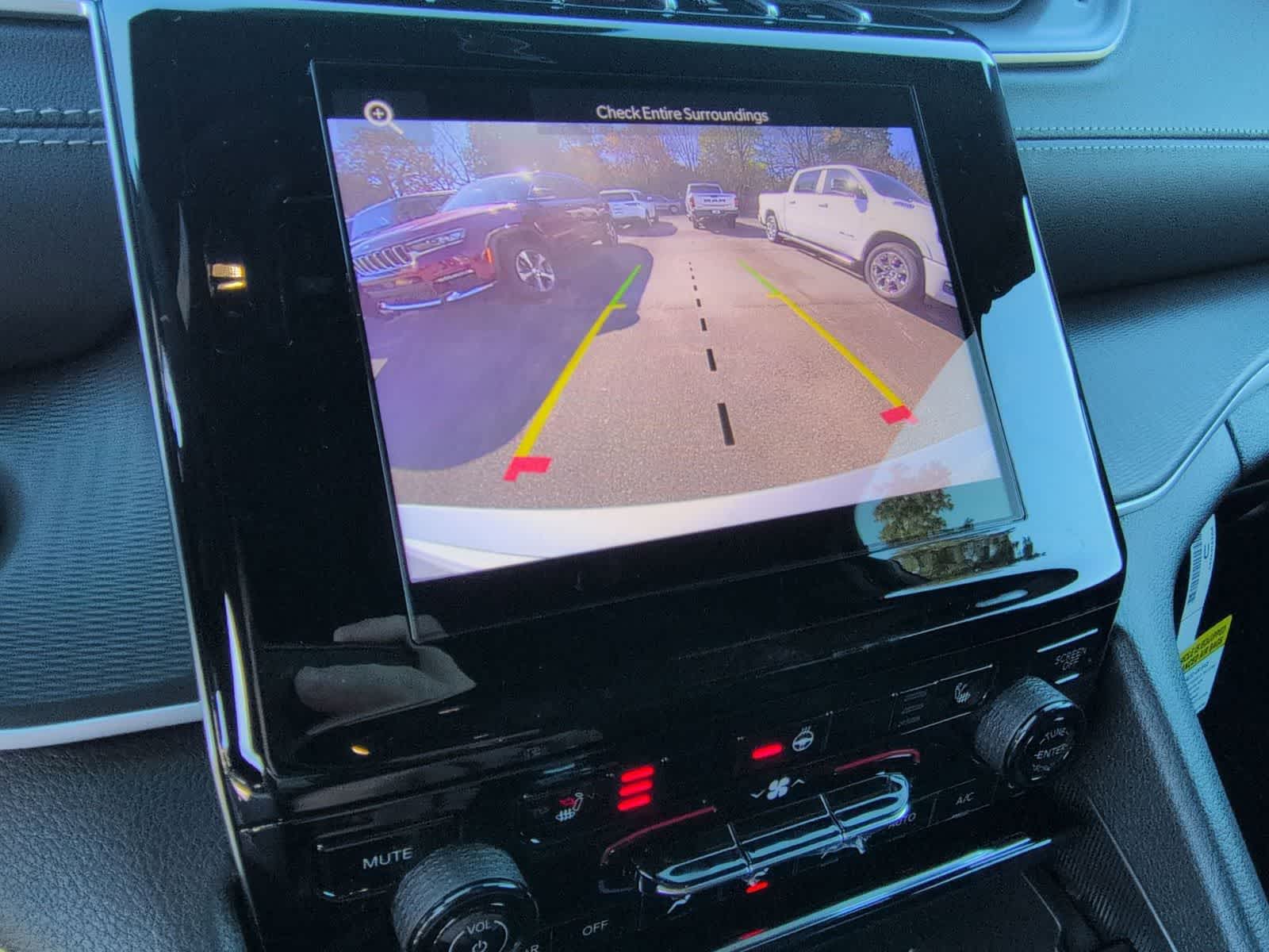 Thumbnail: 2025 Jeep Grand Cherokee - 27