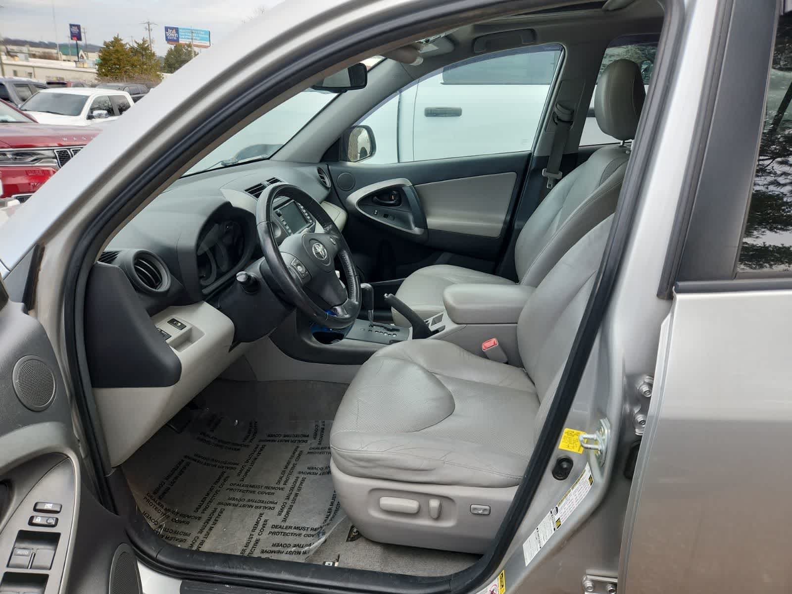 Thumbnail: 2011 Toyota RAV4 - 11