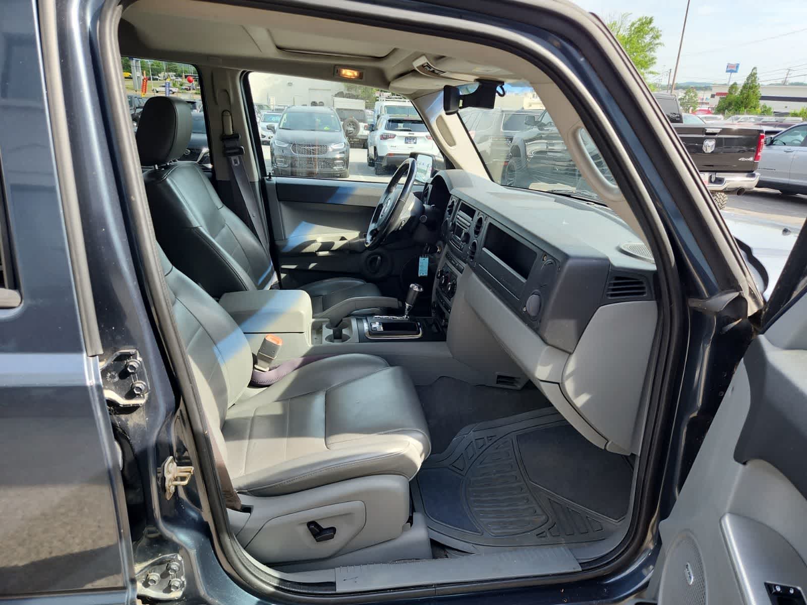 Thumbnail: 2007 Jeep Commander - 21