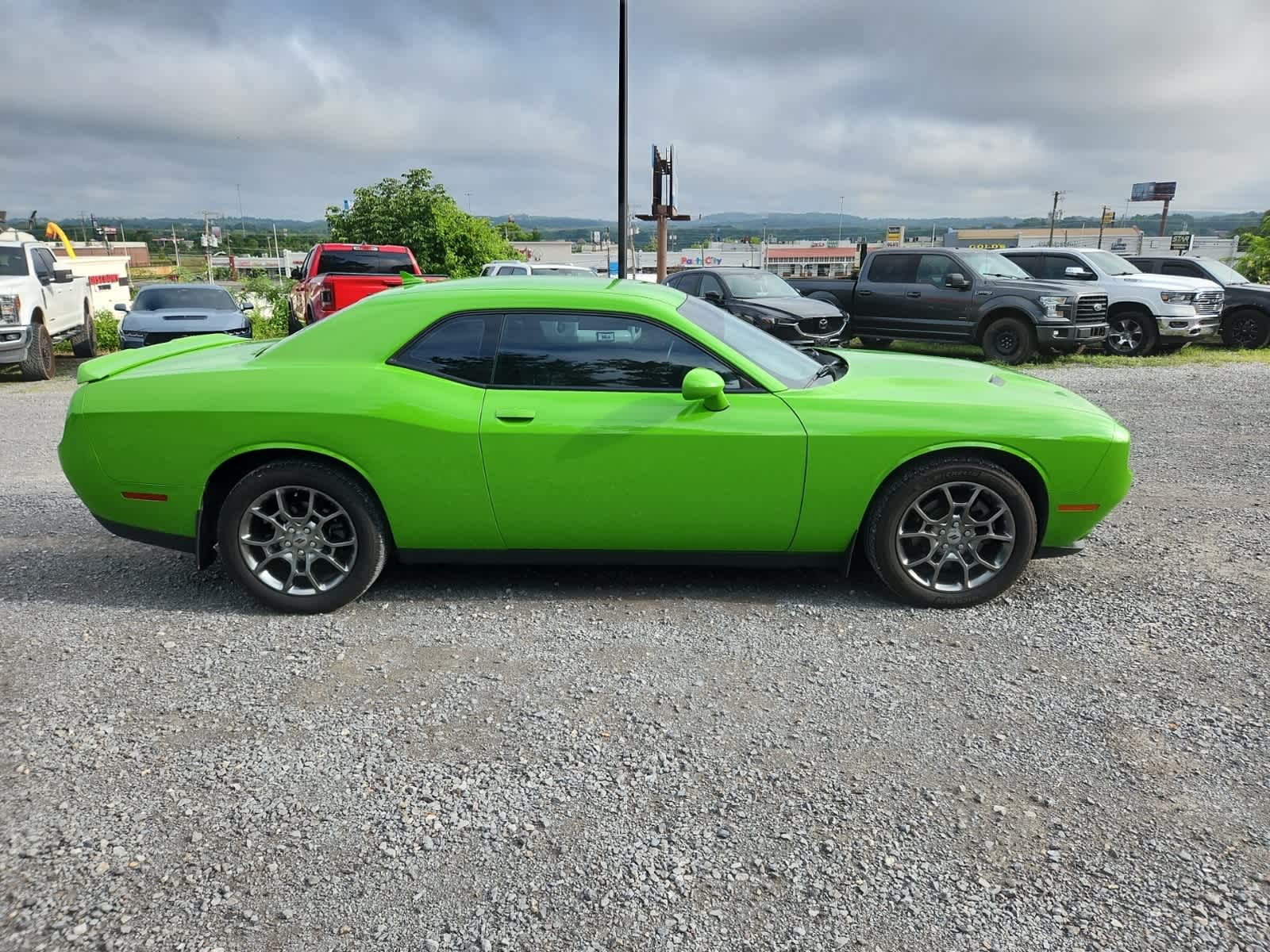 Thumbnail: 2017 Dodge Challenger - 6