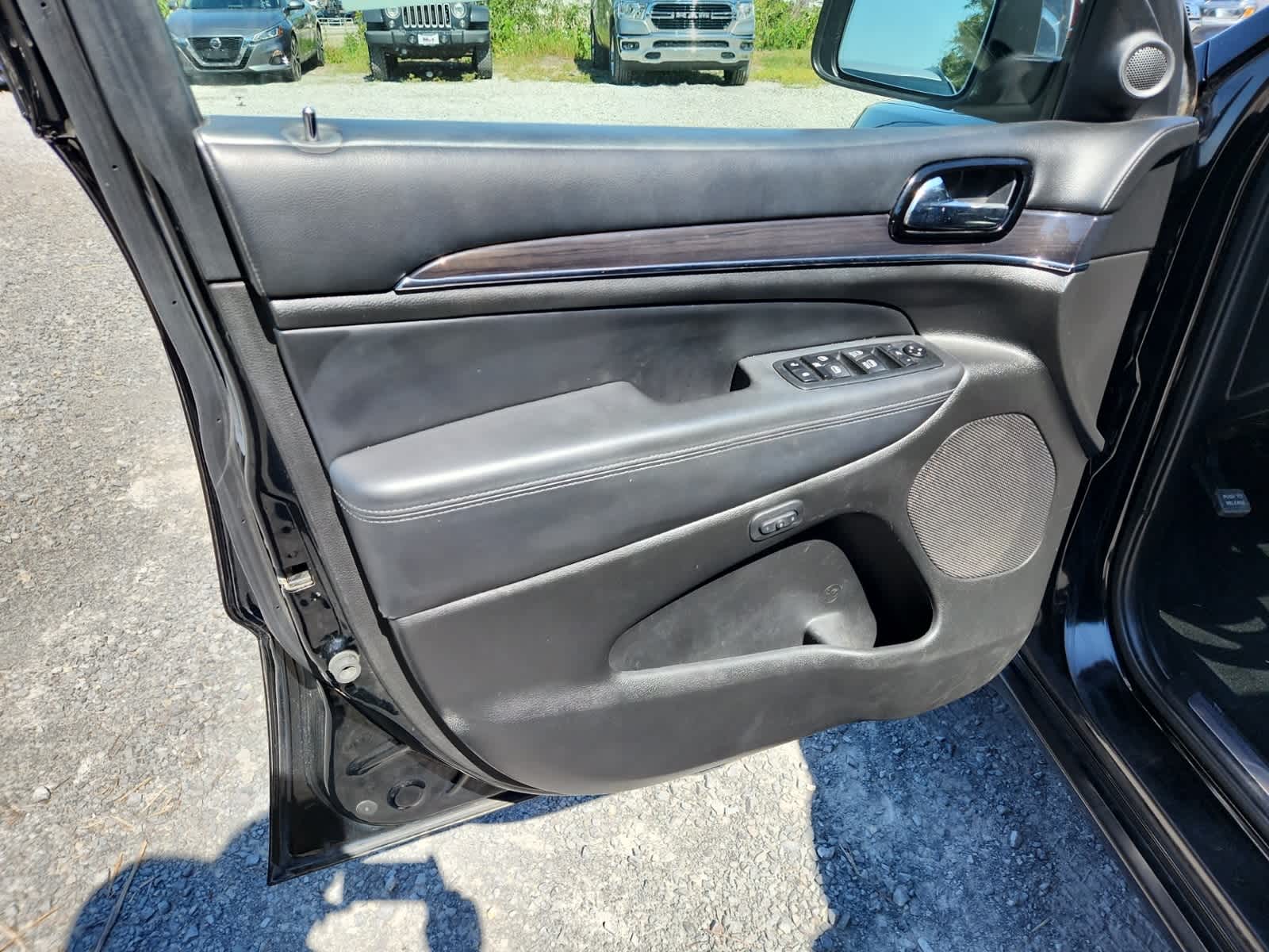 Thumbnail: 2020 Jeep Grand Cherokee - 16